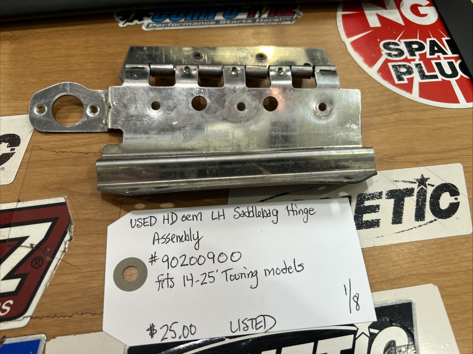 Harley Davidson oem LH Saddlebag Hinge Assembly #90200900