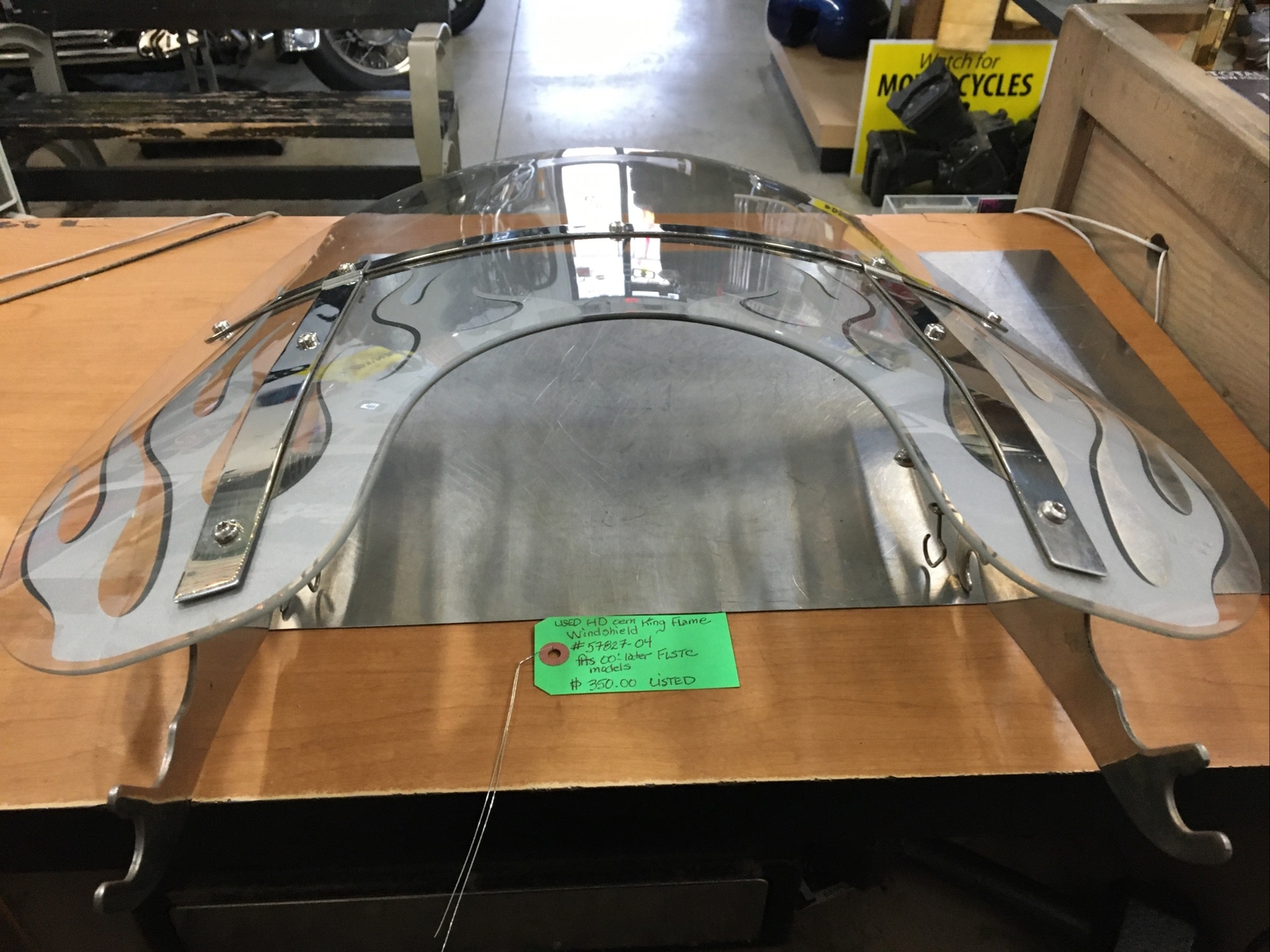 Harley Davidson oem King Flame Windshield #57827-04