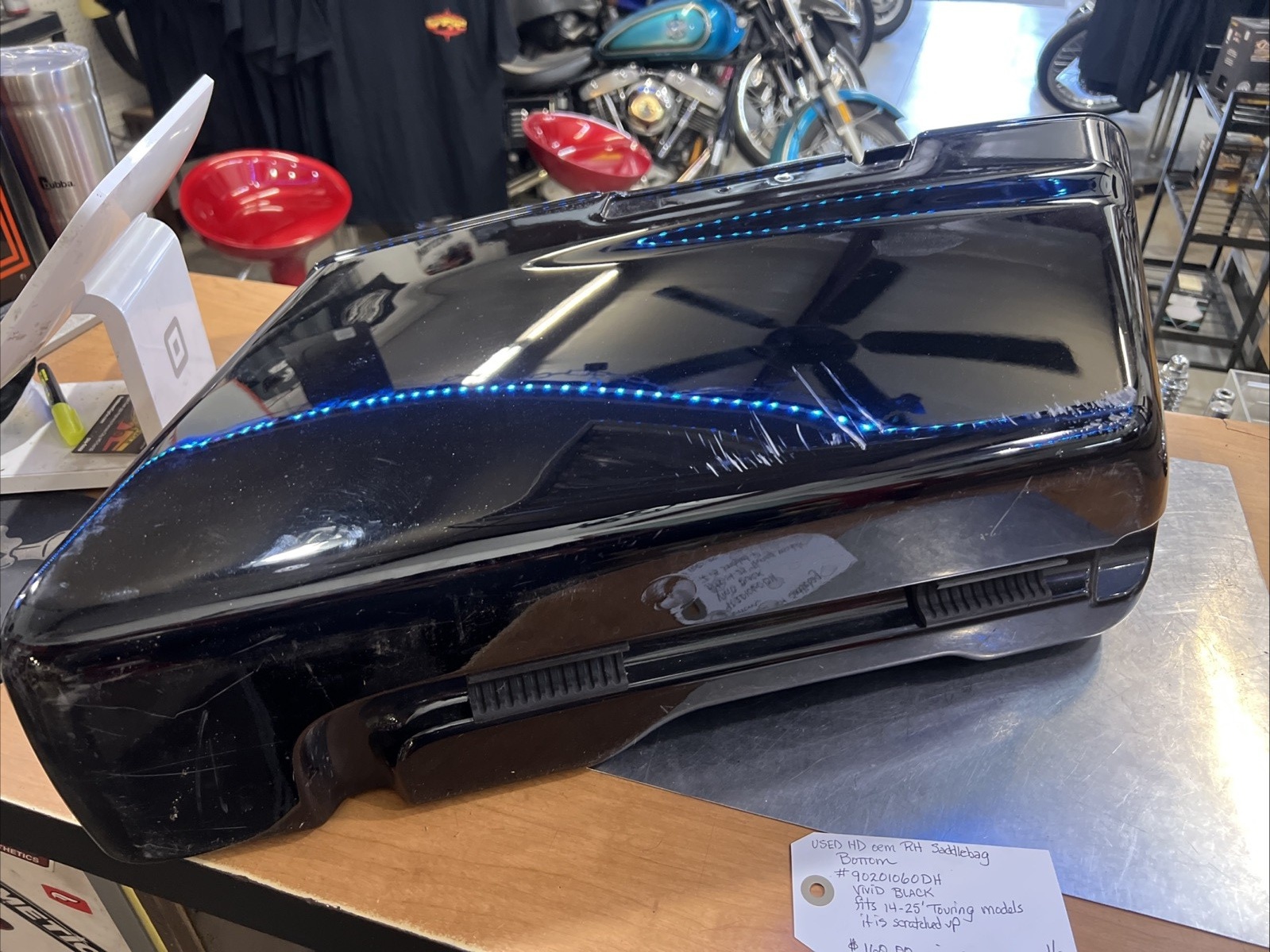 Harley Davidson oem RH Saddlebag Bottom #90201060DH