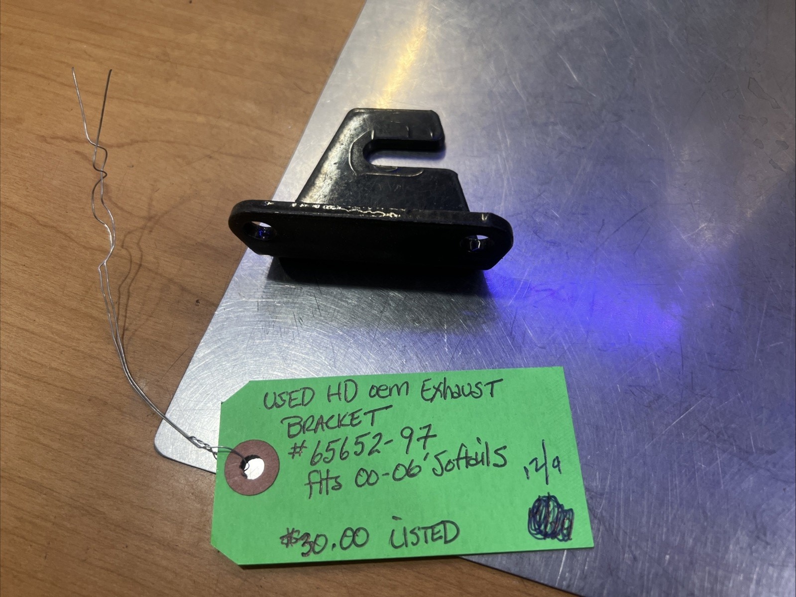 Harley Davidson oem Exhaust Bracket #65652-97