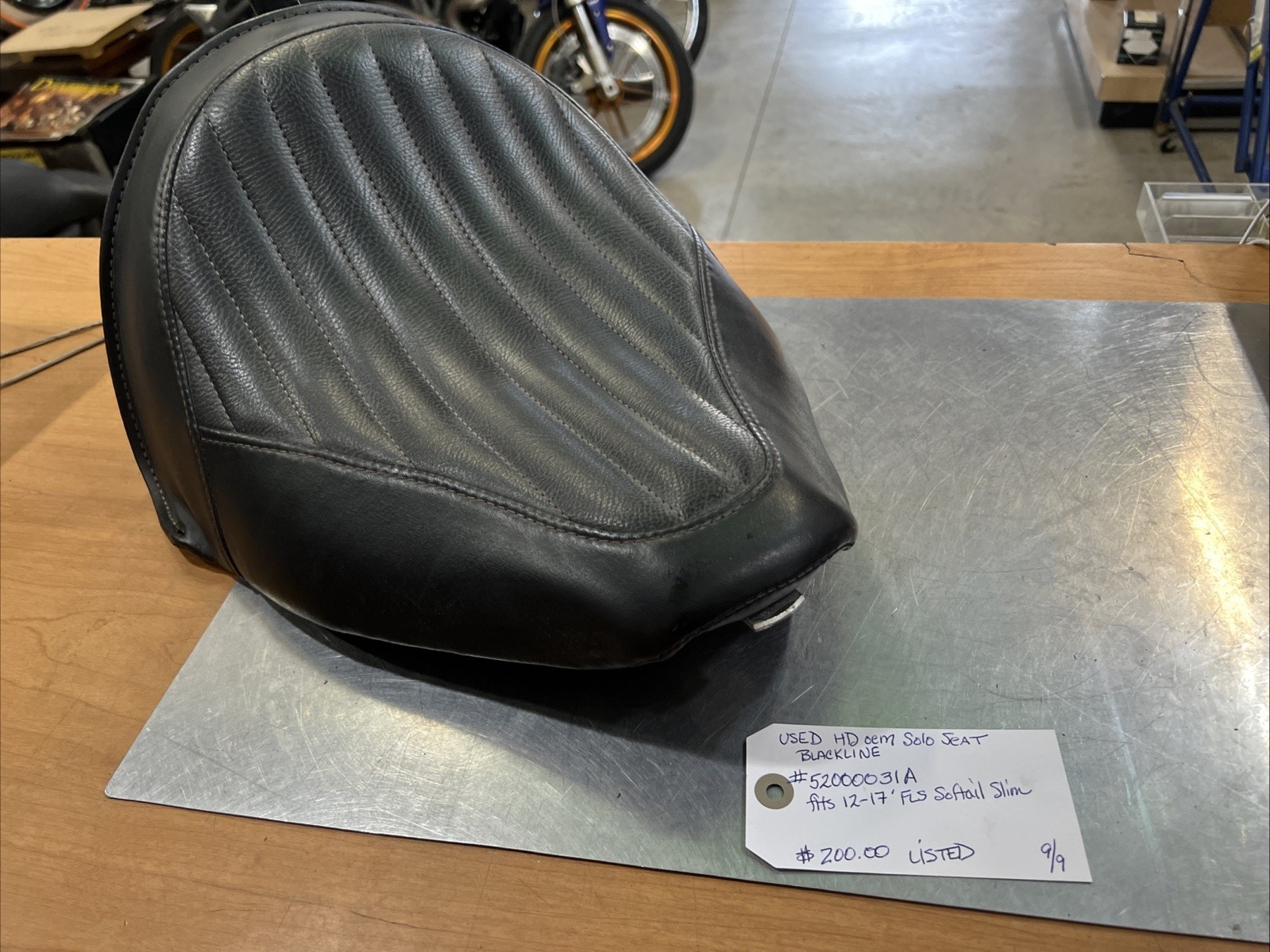 Harley Davidson oem Solo Seat Blackline #52000031A