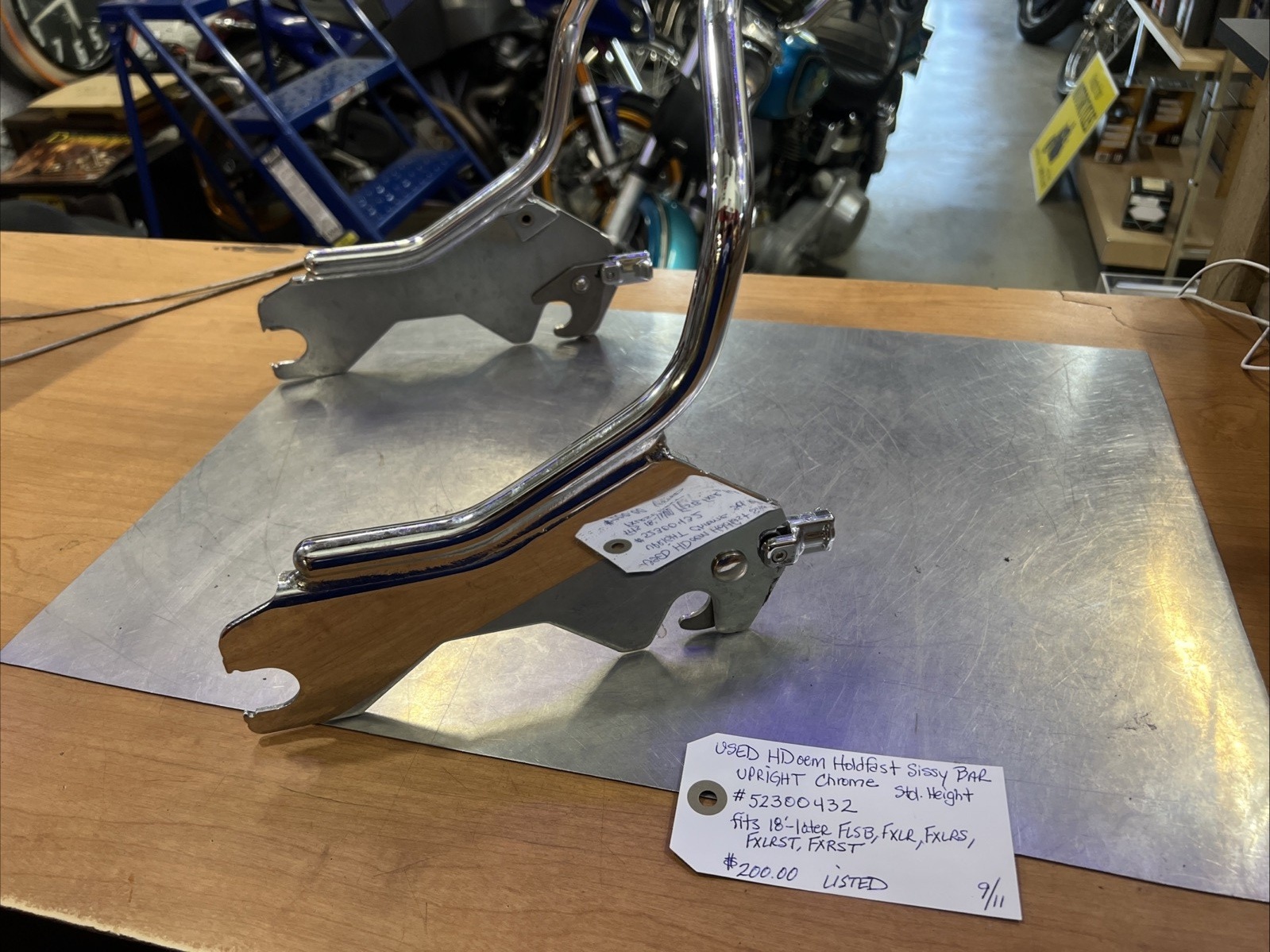 Harley Davidson oem Holdfast Sissy Bar Upright Chrome