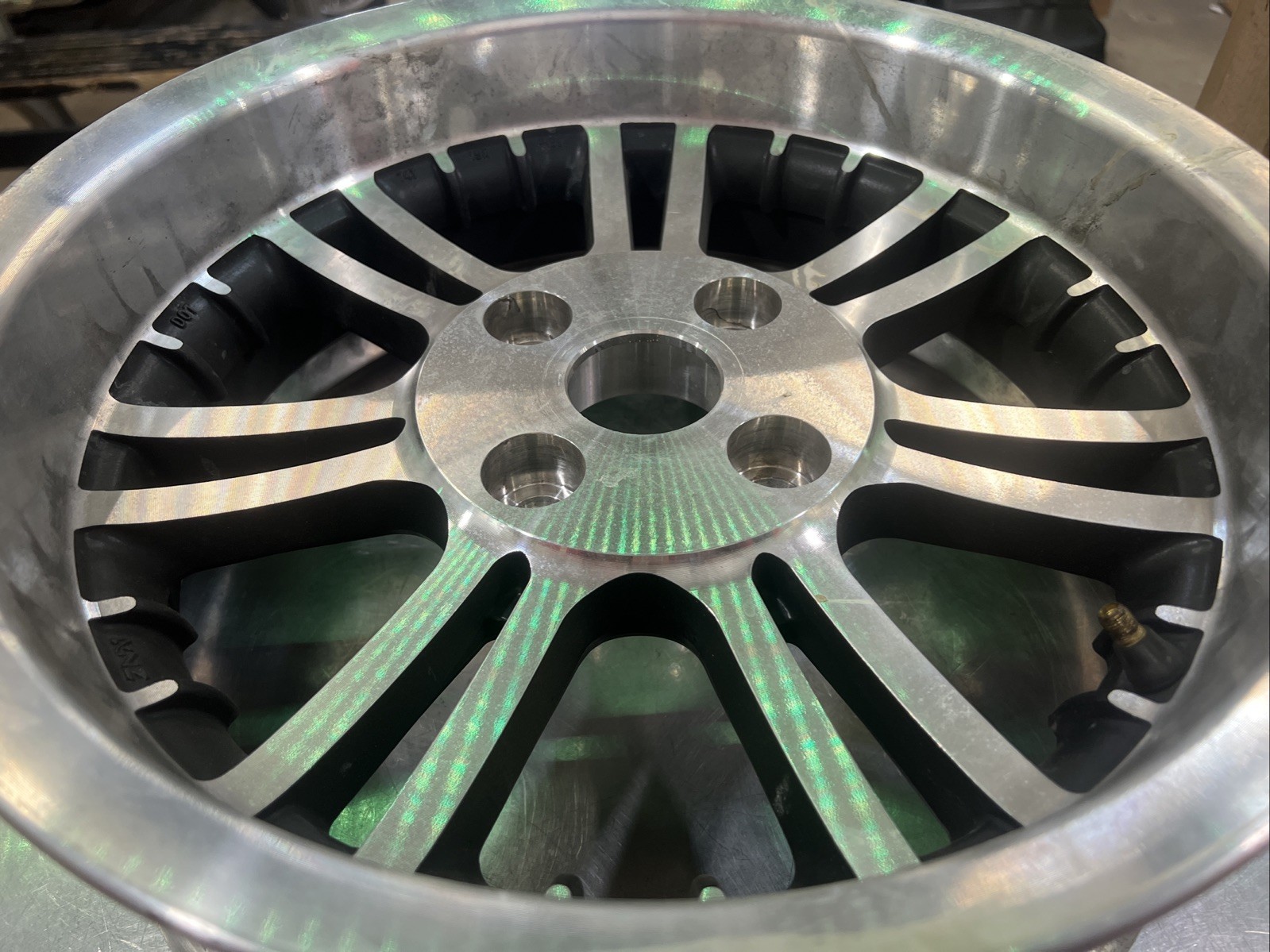 Harley Davidson oem Tri-Glide Rear Wheel #83327-09