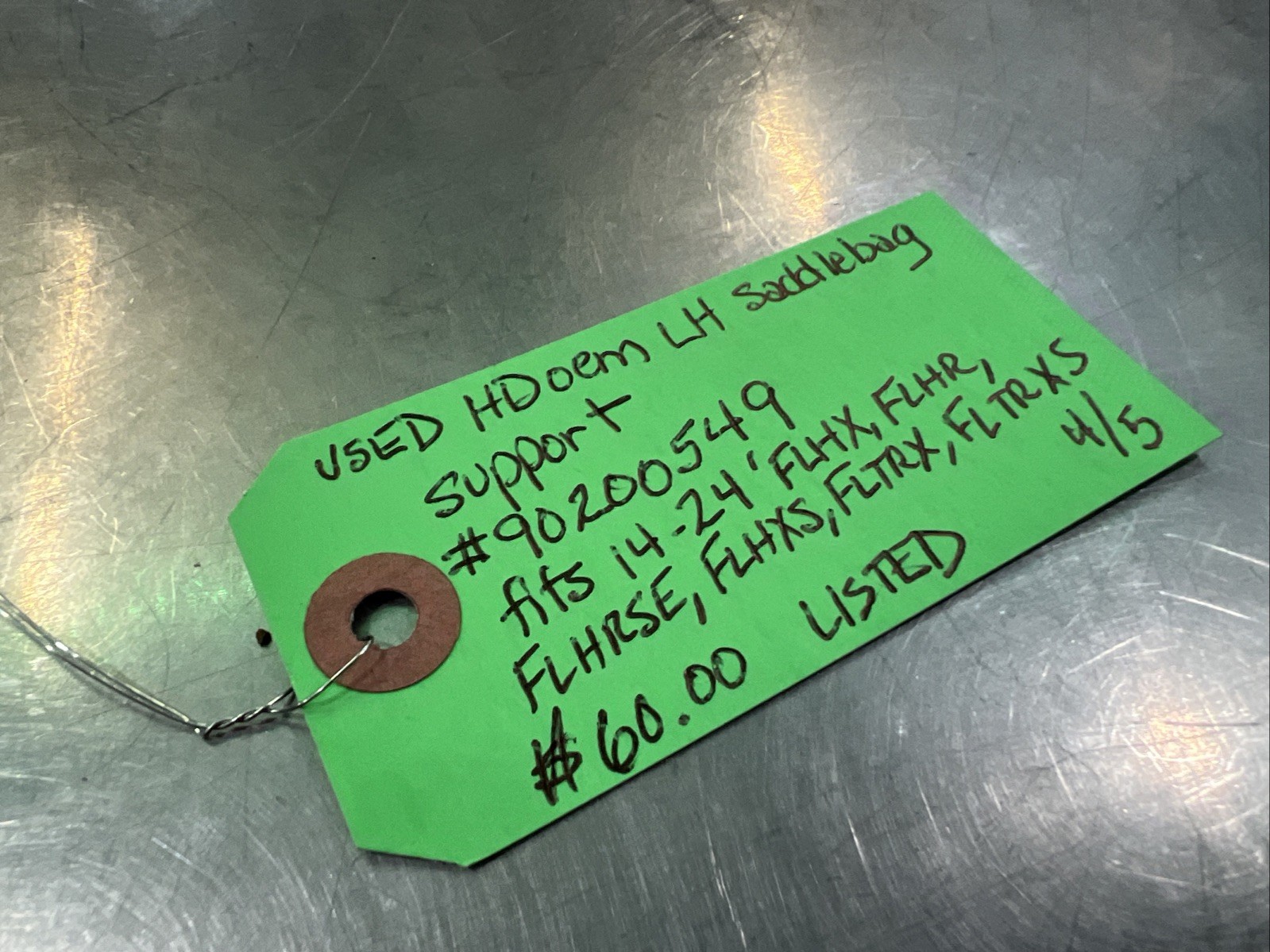 Harley Davidson oem Saddlebag Support #90200549