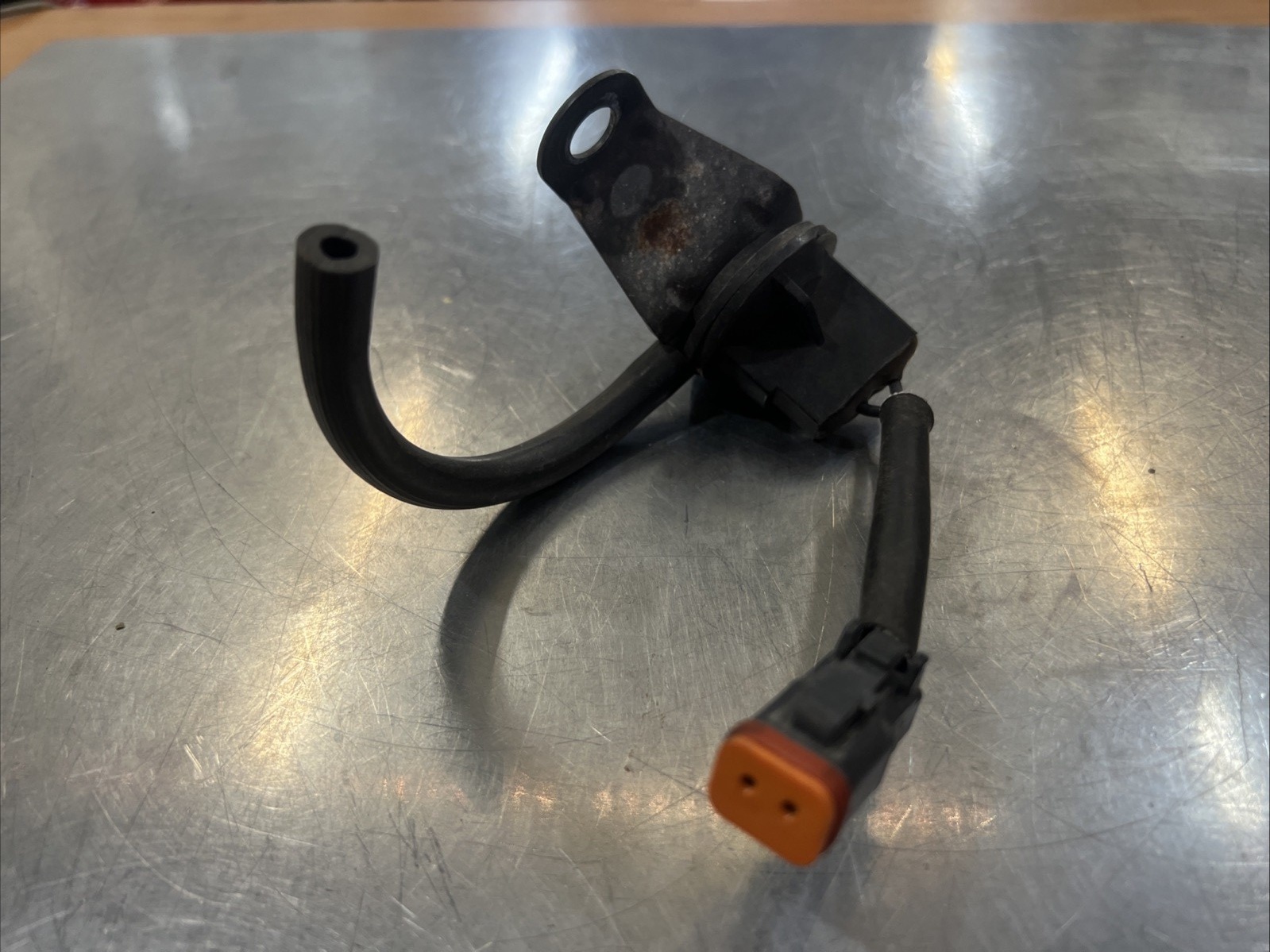 Harley Davidson oem VOES Vacumn Switch #26558-94