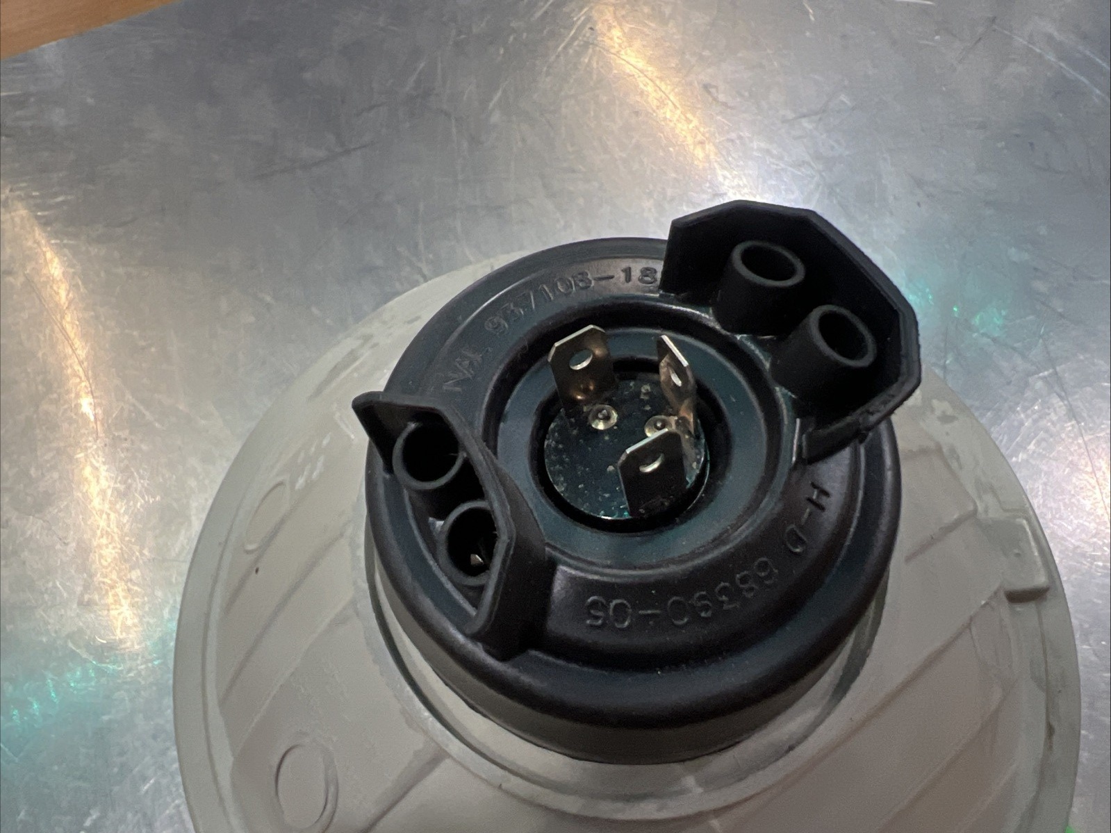 Harley Davidson oem Halogen Headlight 5-3/4” #68297-05A