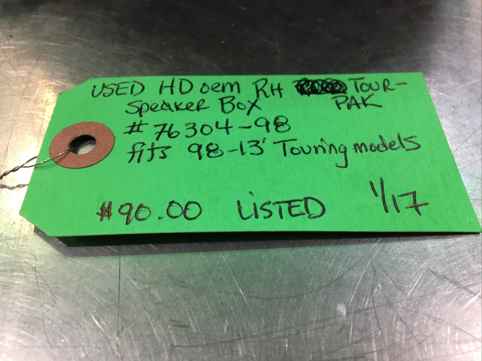 Harley Davidson oem RH Tour-Pak Speaker Box #76304-98