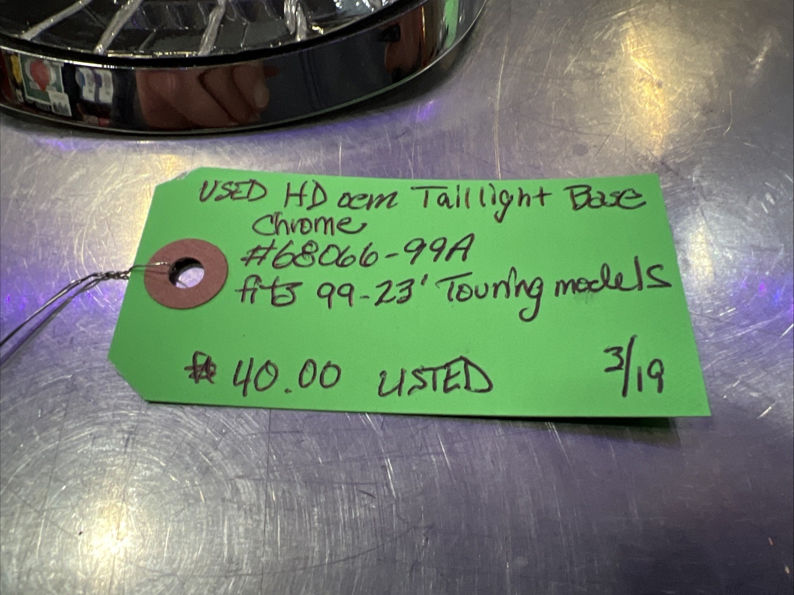 Harley Davidson oem Taillight Base Chrome #68066-99A