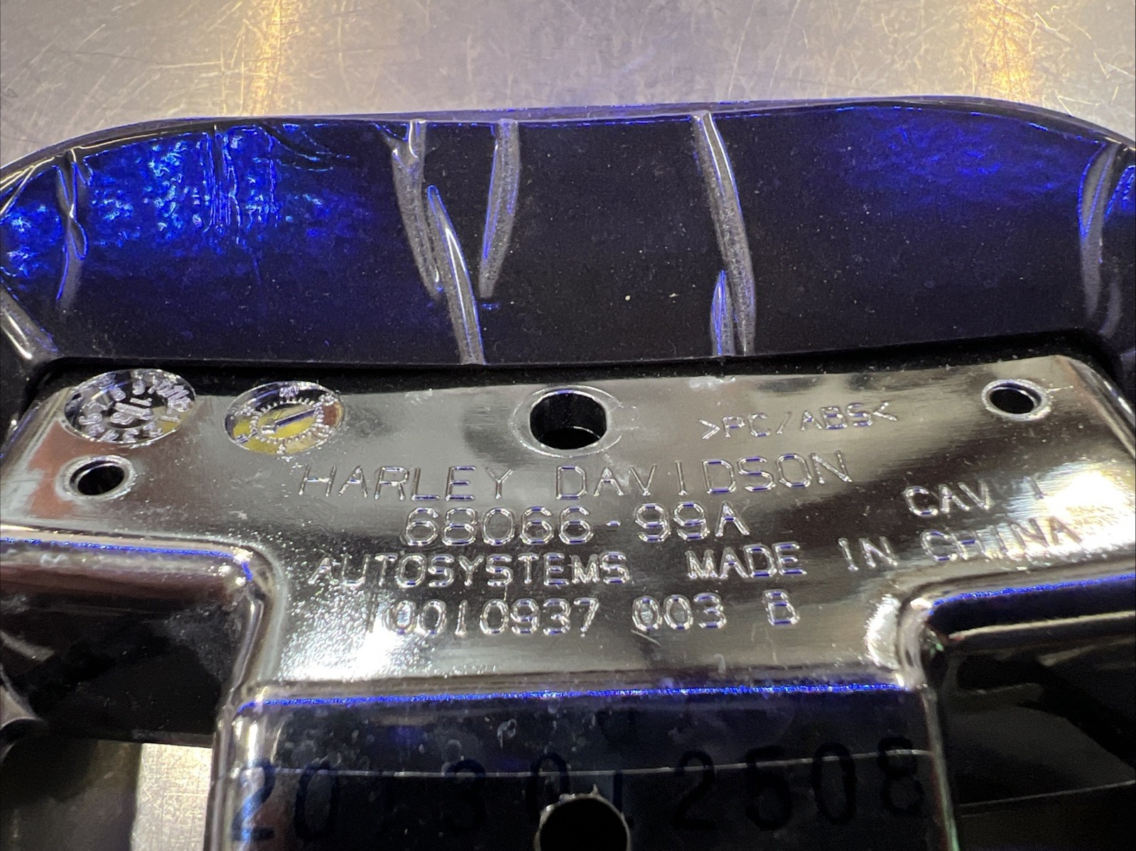 Harley Davidson oem Taillight Base Chrome #68066-99A