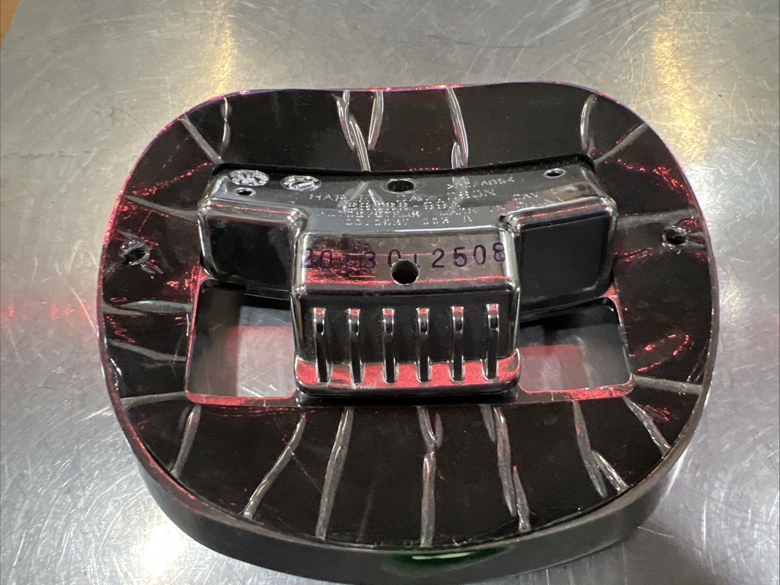 Harley Davidson oem Taillight Base Chrome #68066-99A