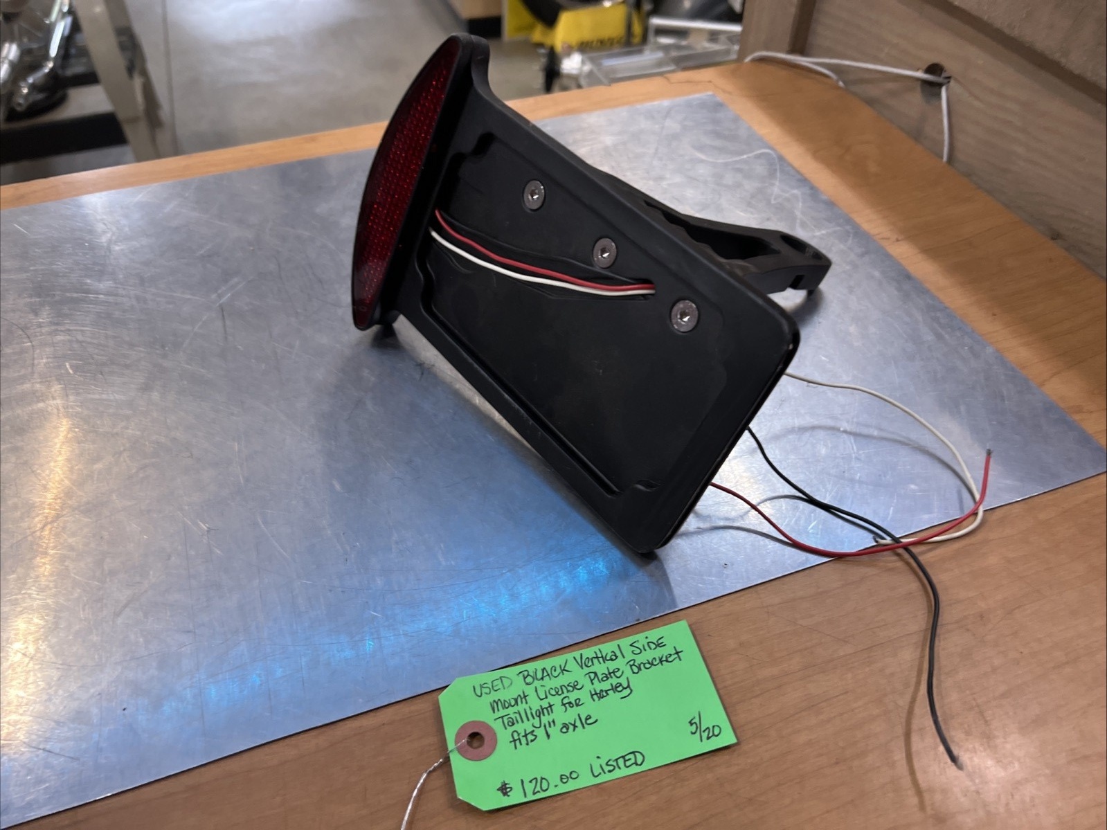 Black Vertical Side Mount License Plate Bracket Taillight