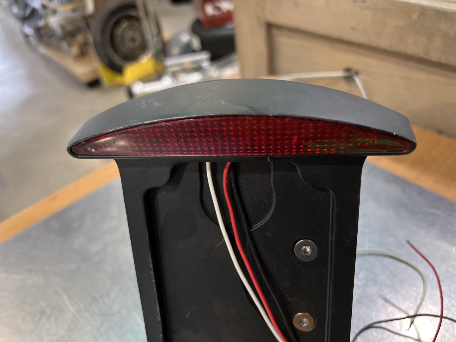 Black Vertical Side Mount License Plate Bracket Taillight