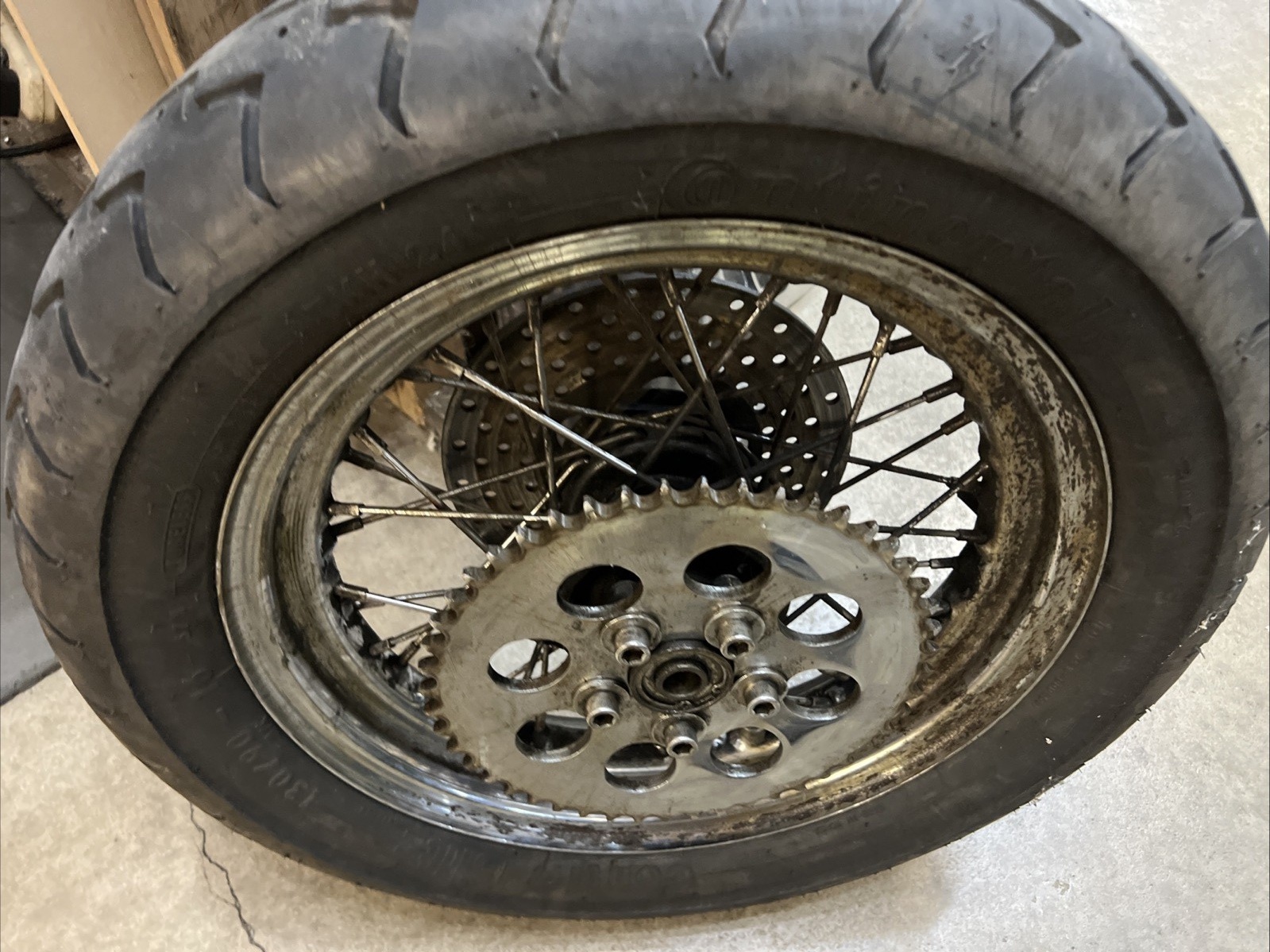 Harley Davidson oem 16” Rear 40 Spoke Wheel #40908-81