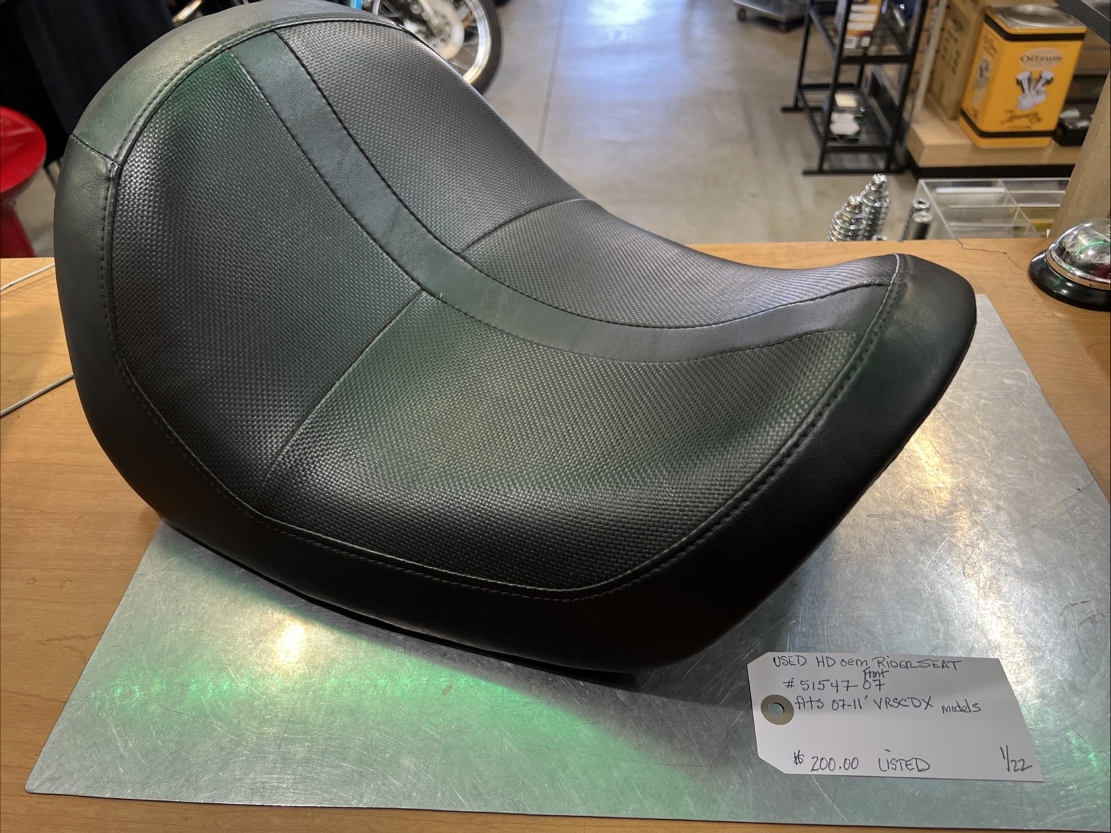 Harley Davidson oem Front Rider Seat #51547-07