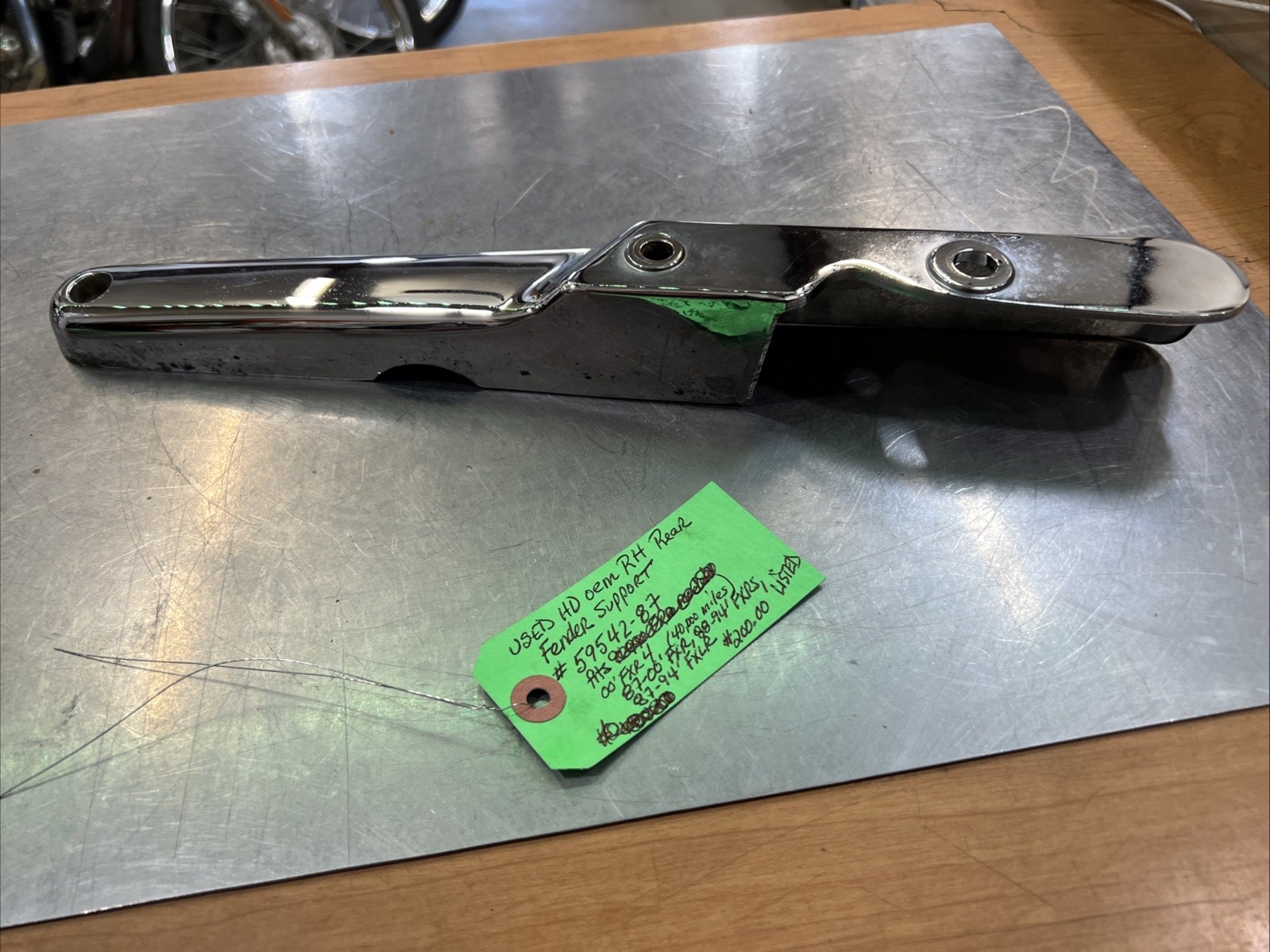 Harley Davidson oem RH Rear Fender Support #59542-87