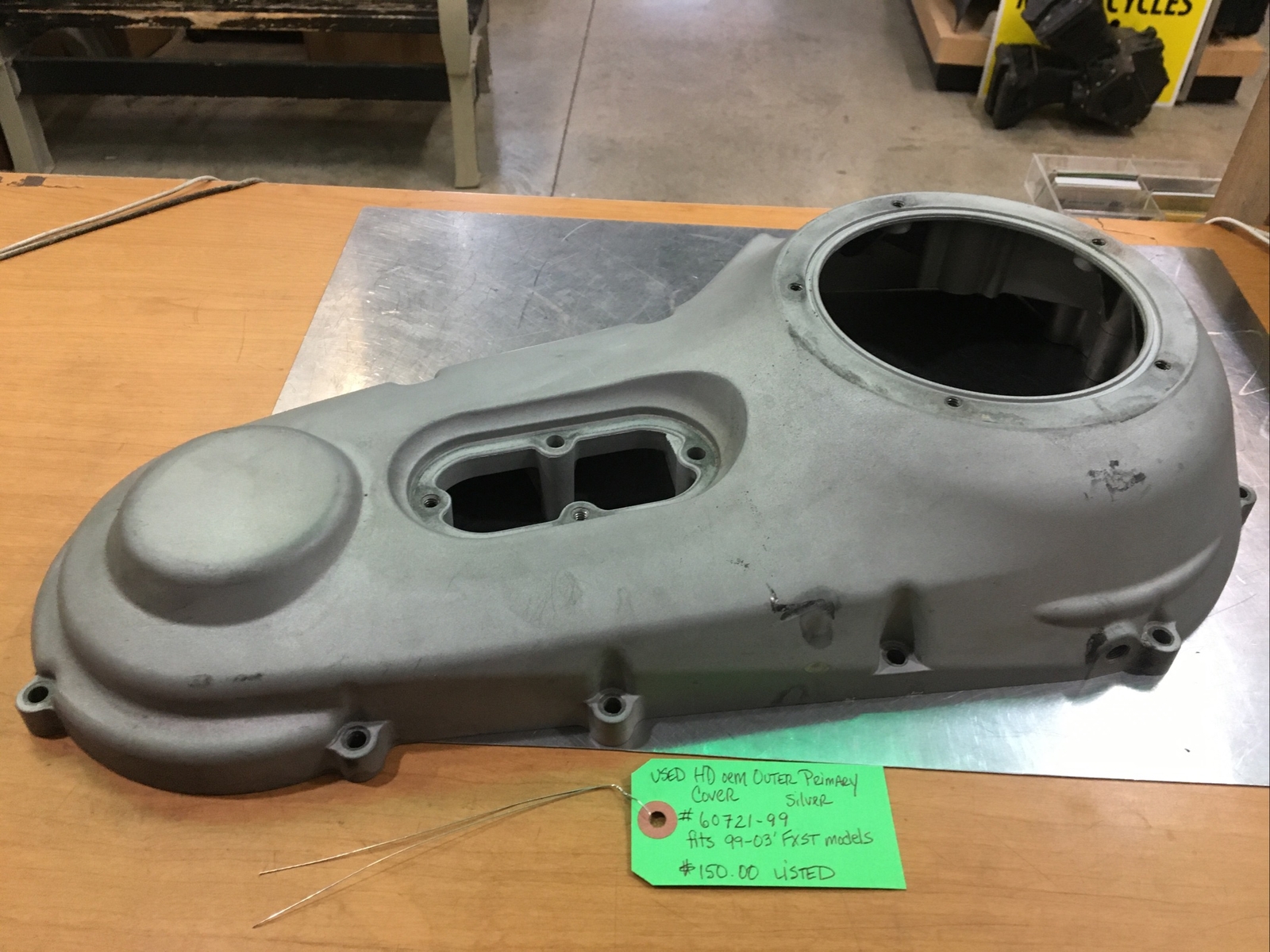 Harley Davidson oem Outer Primary Cover Silver #60721-99