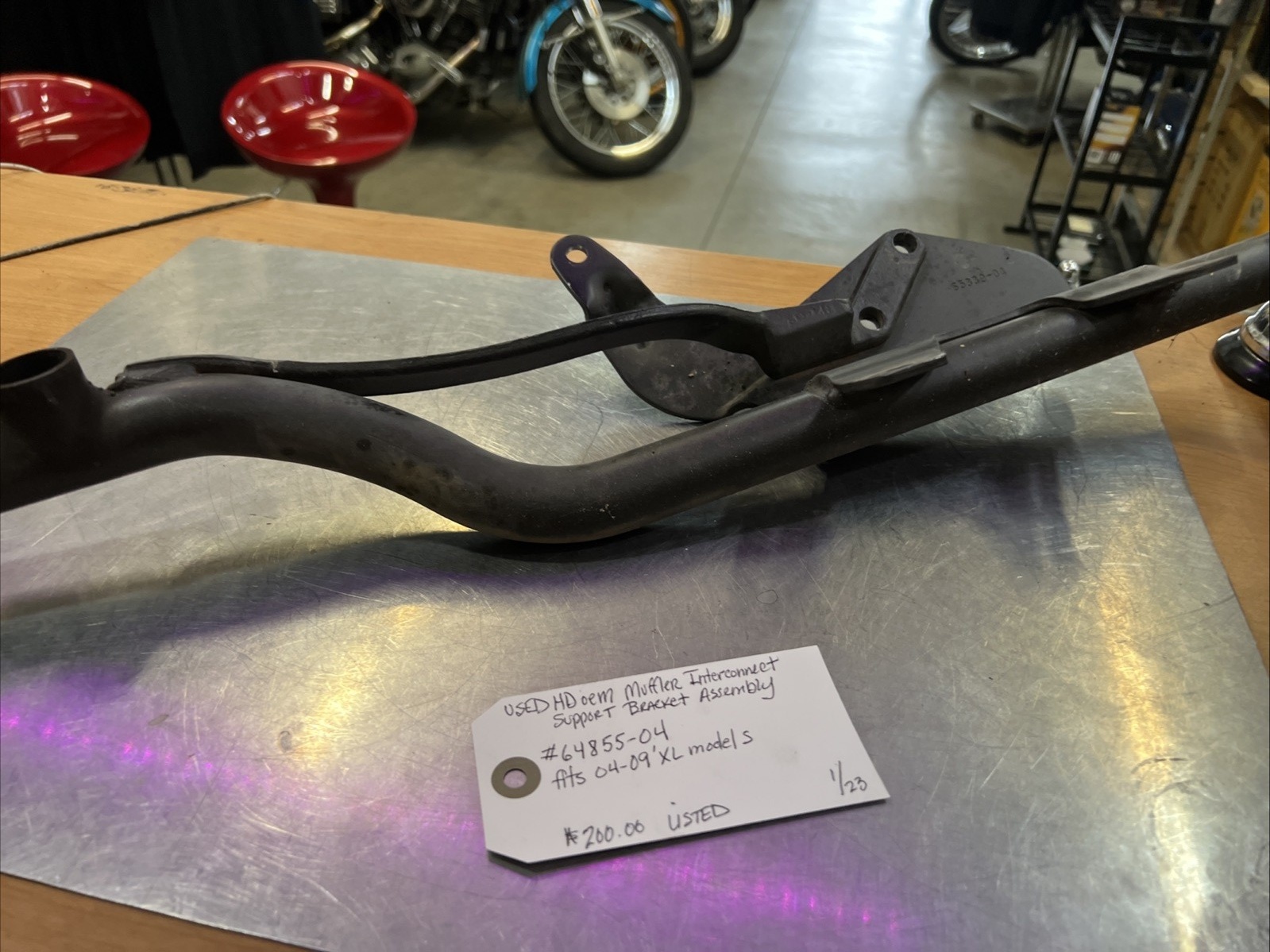 Harley Davidson oem Muffler Interconnect Support Bracket