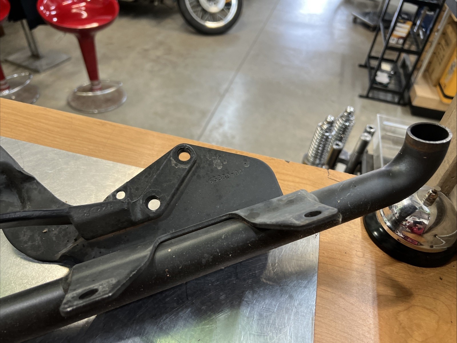 Harley Davidson oem Muffler Interconnect Support Bracket