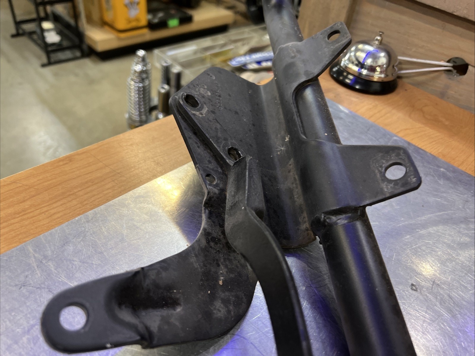 Harley Davidson oem Muffler Interconnect Support Bracket