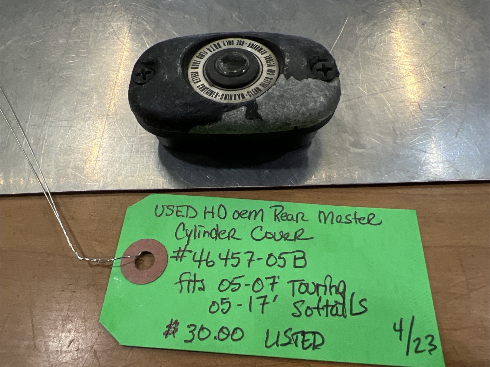 Harley Davidson oem Rear Master Cylinder Cover #46457-05B