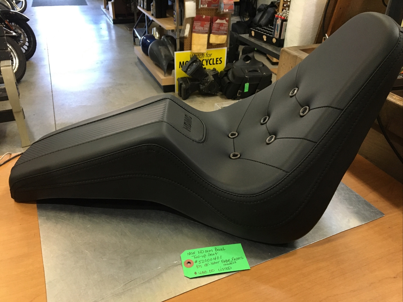 Used Stock Seats, Revamp Your Harley Davidson with Authentic OEM Used Stock Seats – Worldwide Shipping!