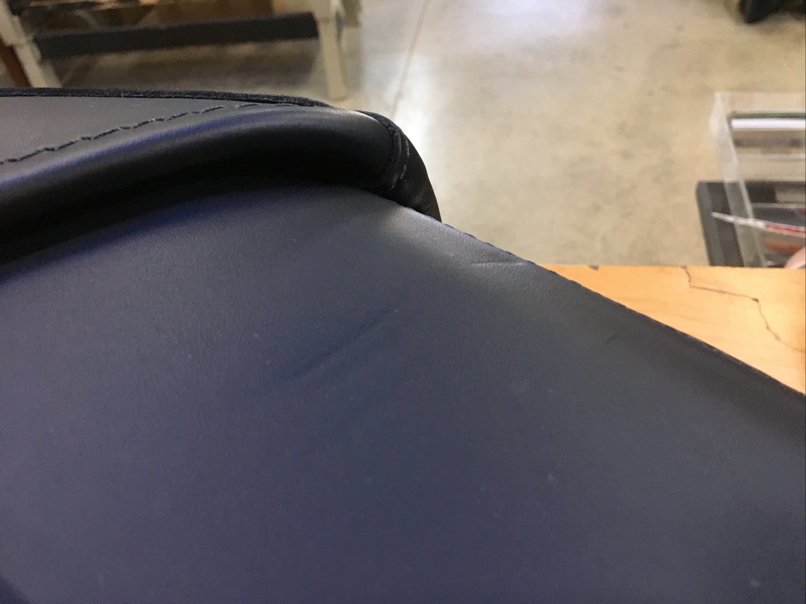 Harley Davidson oem LH FLHRC Saddlebag #91139-98C