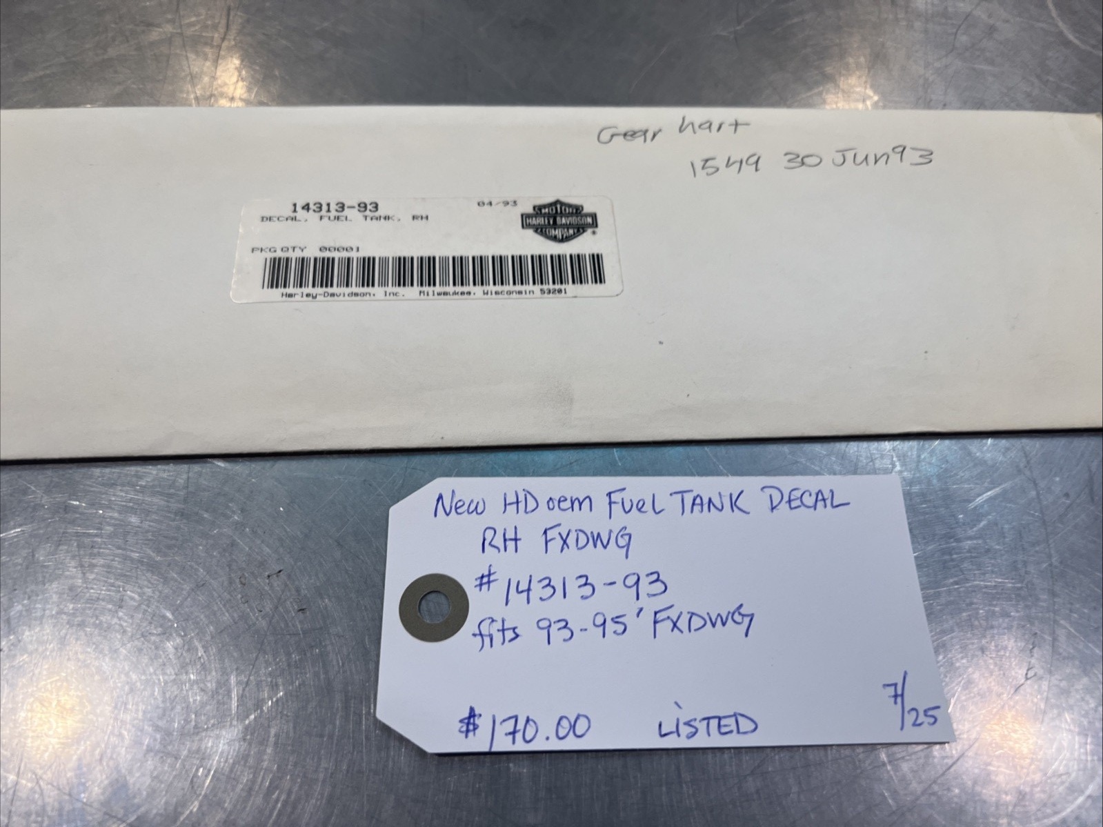 oem Fuel Tank Decal RH FXDWG #14313-93 | Knobtown Cycle