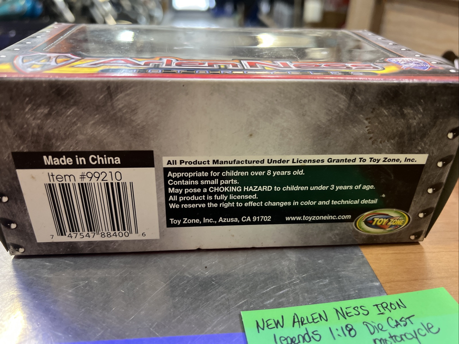 Arlen Ness Iron Legends 1:18 Die Cast Motorcycle