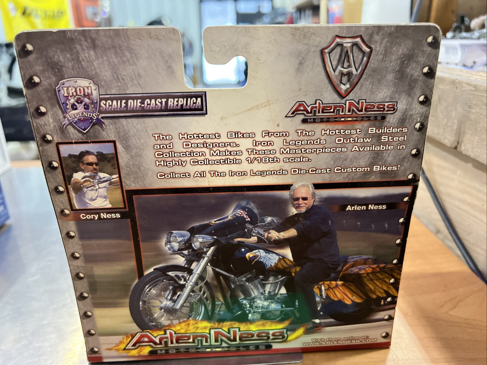 Arlen Ness Iron Legends 1:18 Die Cast Motorcycle 