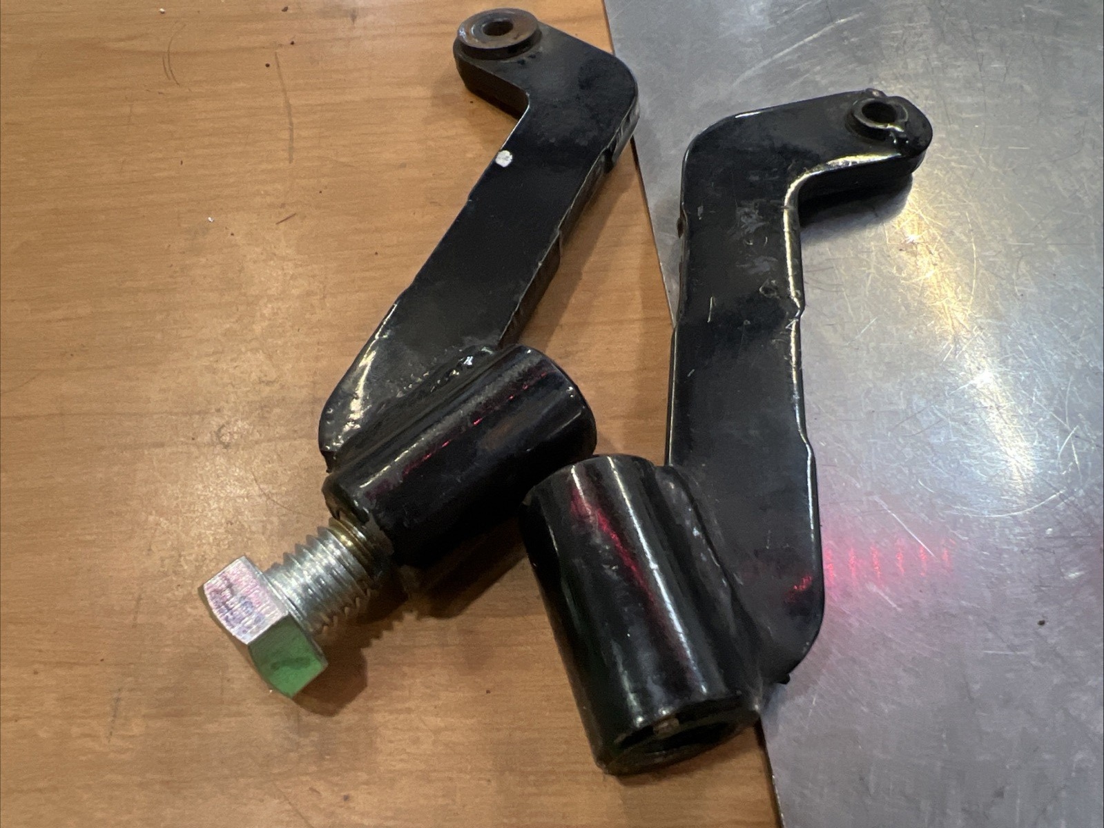 Harley Davidson oem Front Footboard Brackets #47365-09