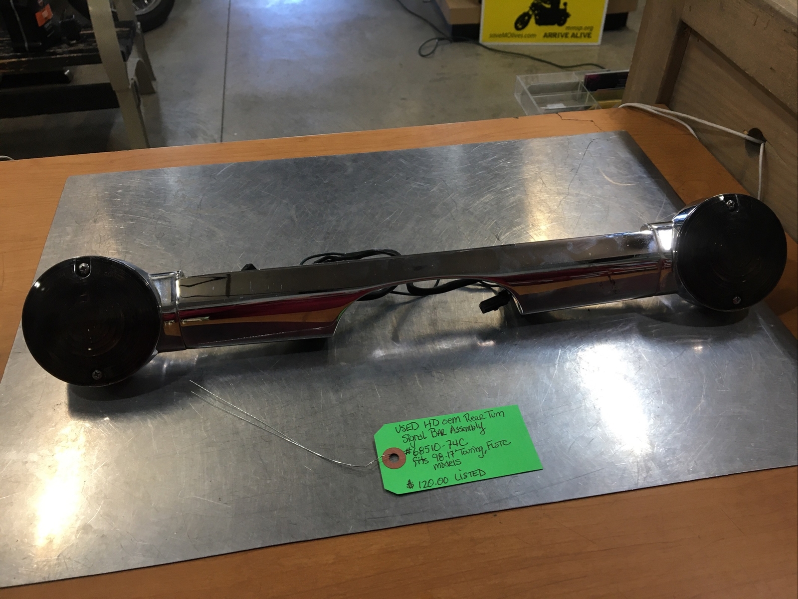 Harley Davidson oem Rear Turn Signal Bar Assembly #68510-74C