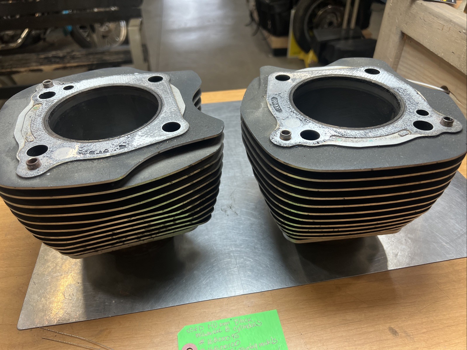 Harley Davidson oem Black Milwaukee 8 Cylinders