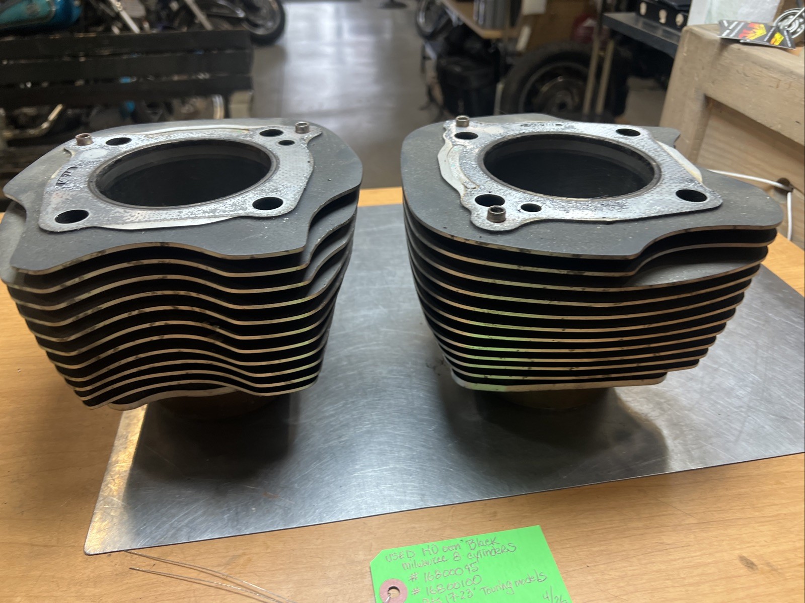 Harley Davidson oem Black Milwaukee 8 Cylinders