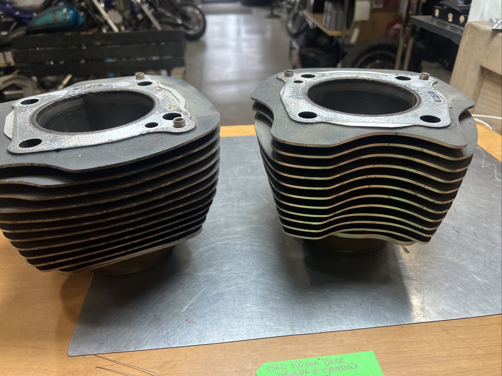 Harley Davidson oem Black Milwaukee 8 Cylinders