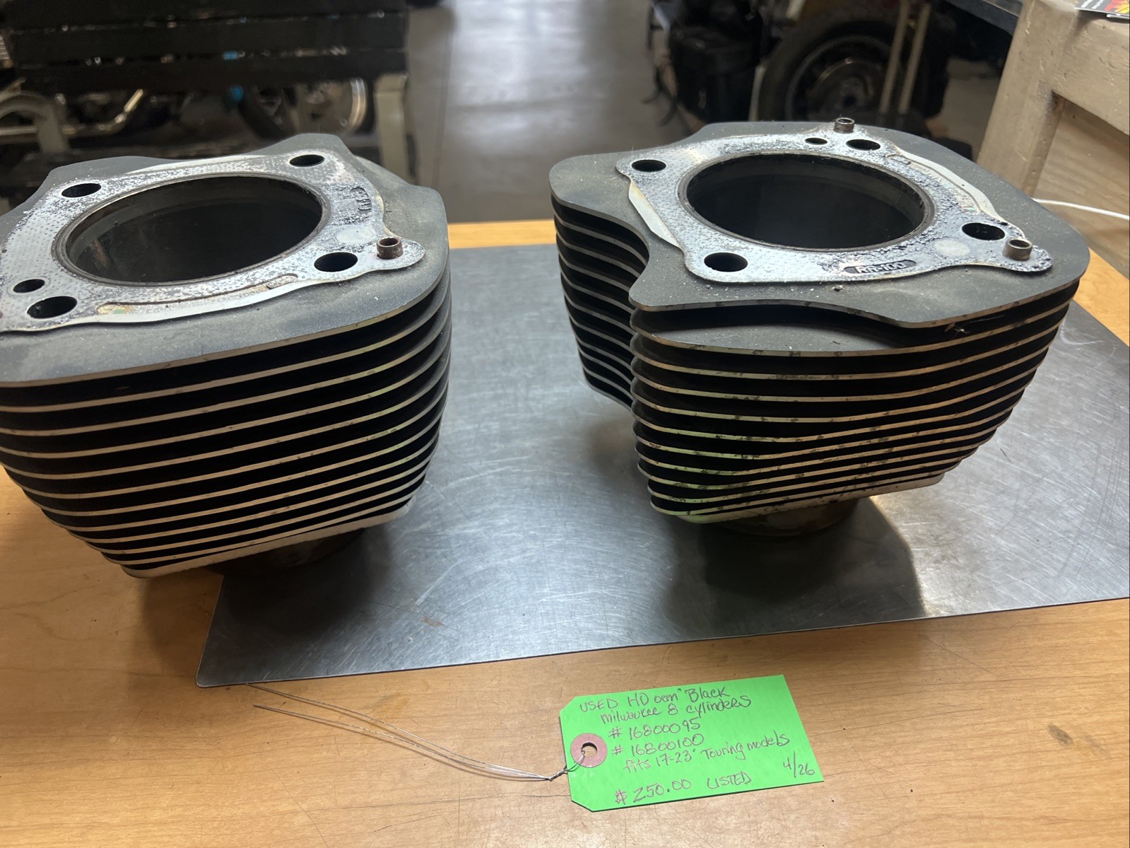 Harley Davidson oem Black Milwaukee 8 Cylinders