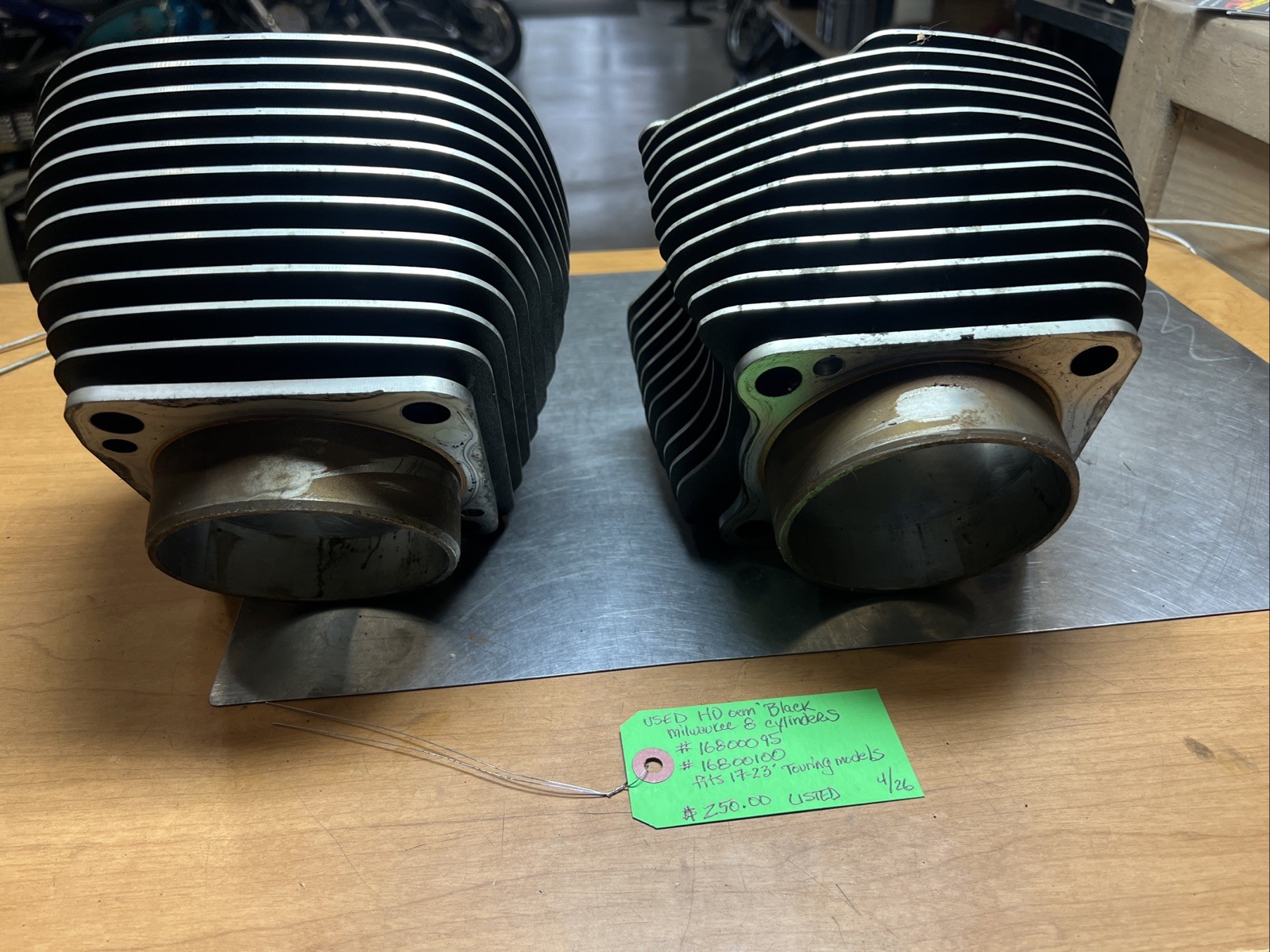 Harley Davidson oem Black Milwaukee 8 Cylinders