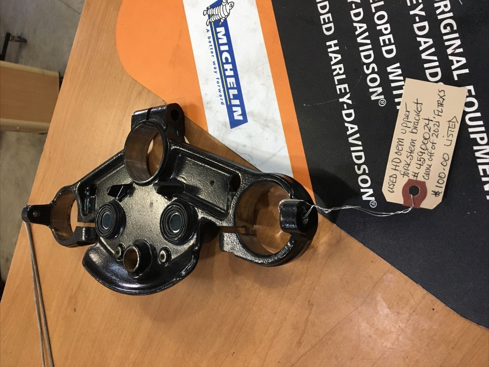 Harley Davidson OEM upper fork stem bracket #45900024