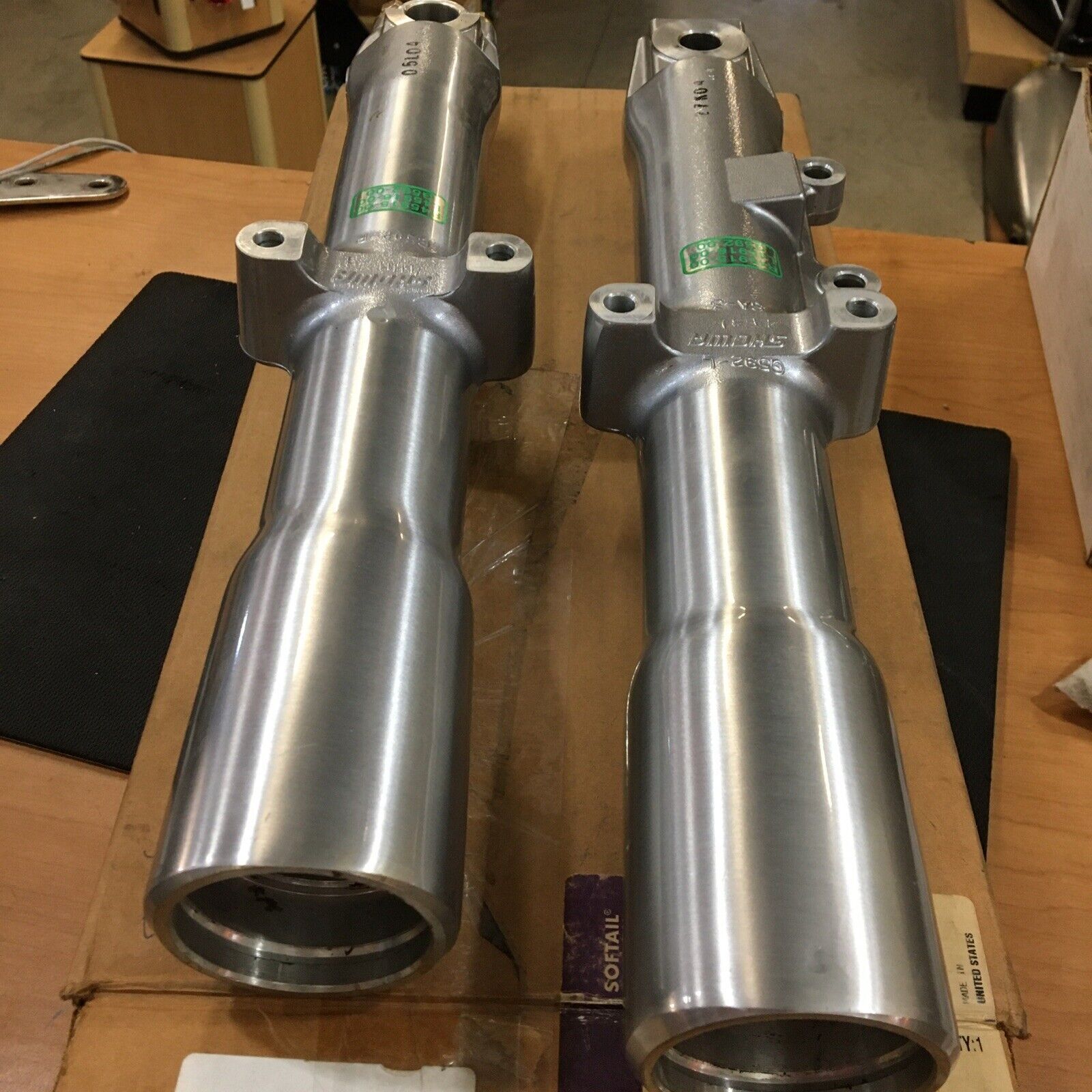 Harley Davidson OEM Fork lower legs #45917-86/45918-00