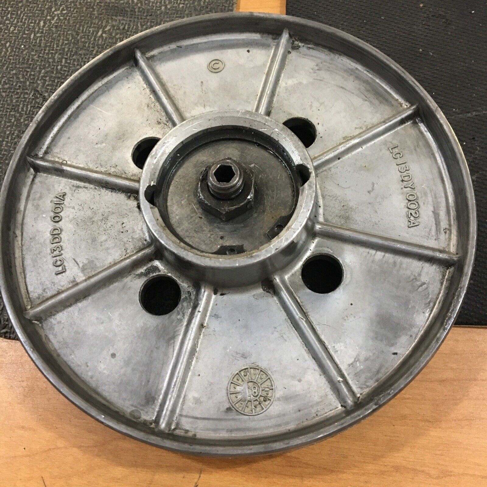 Harley Davidson OEM clutch hub pressure plate #37901-84A