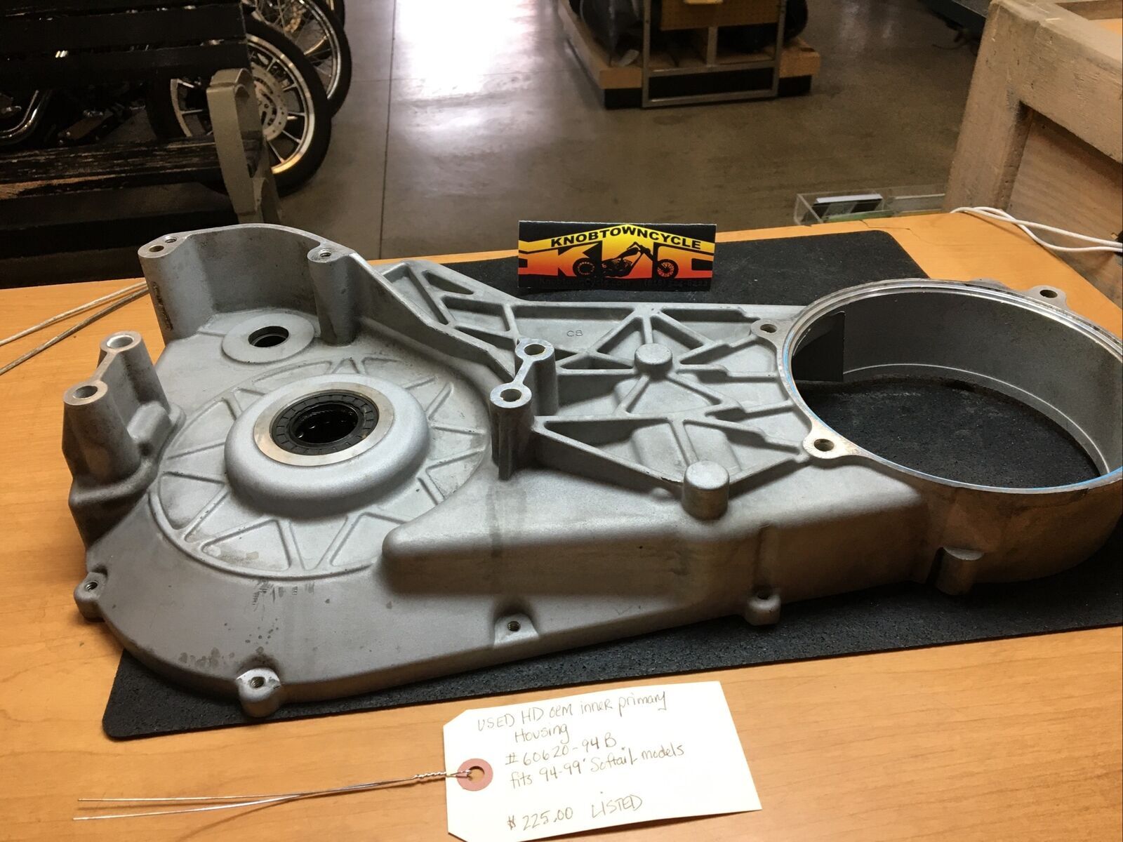 Harley Davidson oem Inner Primary Housing #60620-94B