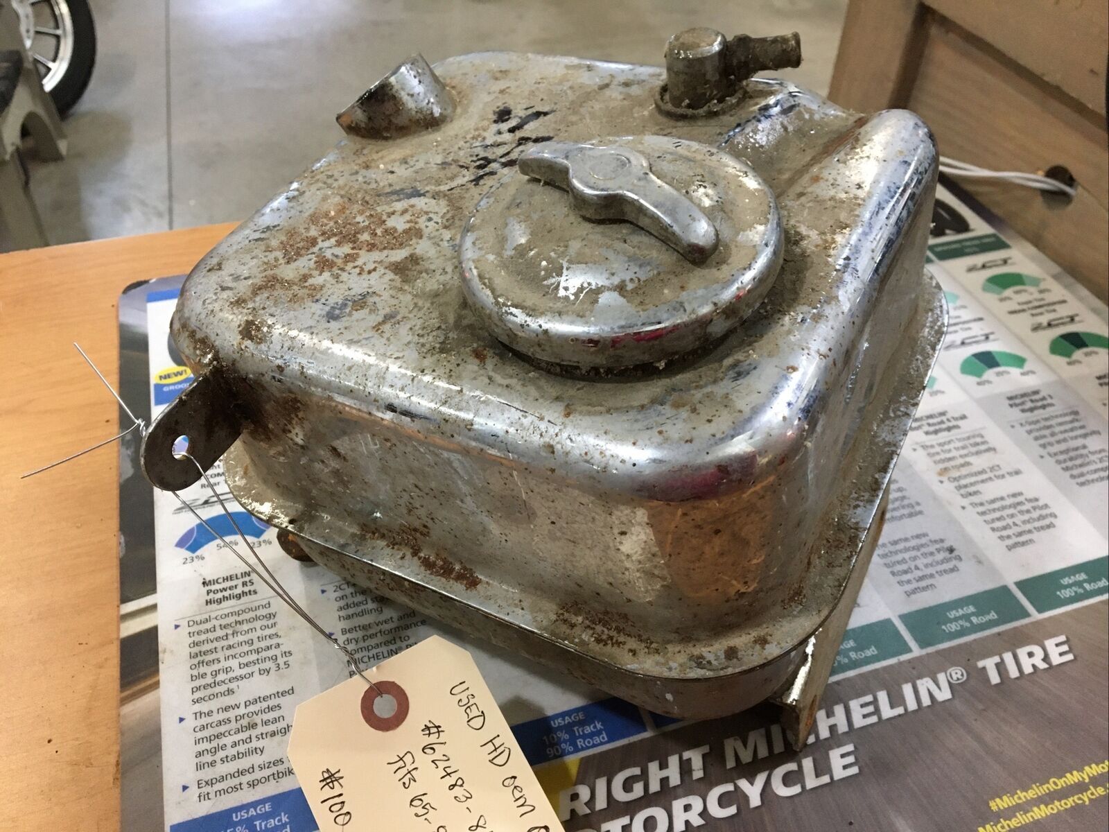 Harley Davidson oem Oil Tank #62483-81 | Knobtown Cycle