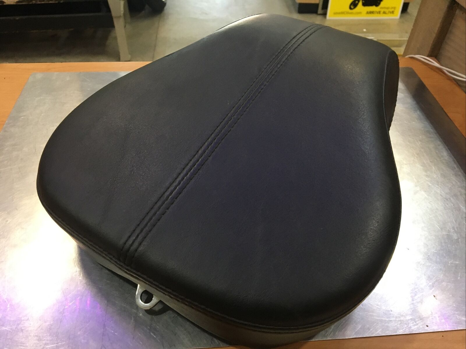 Harley Davidson oem Rear Passenger Pillion #51812-09