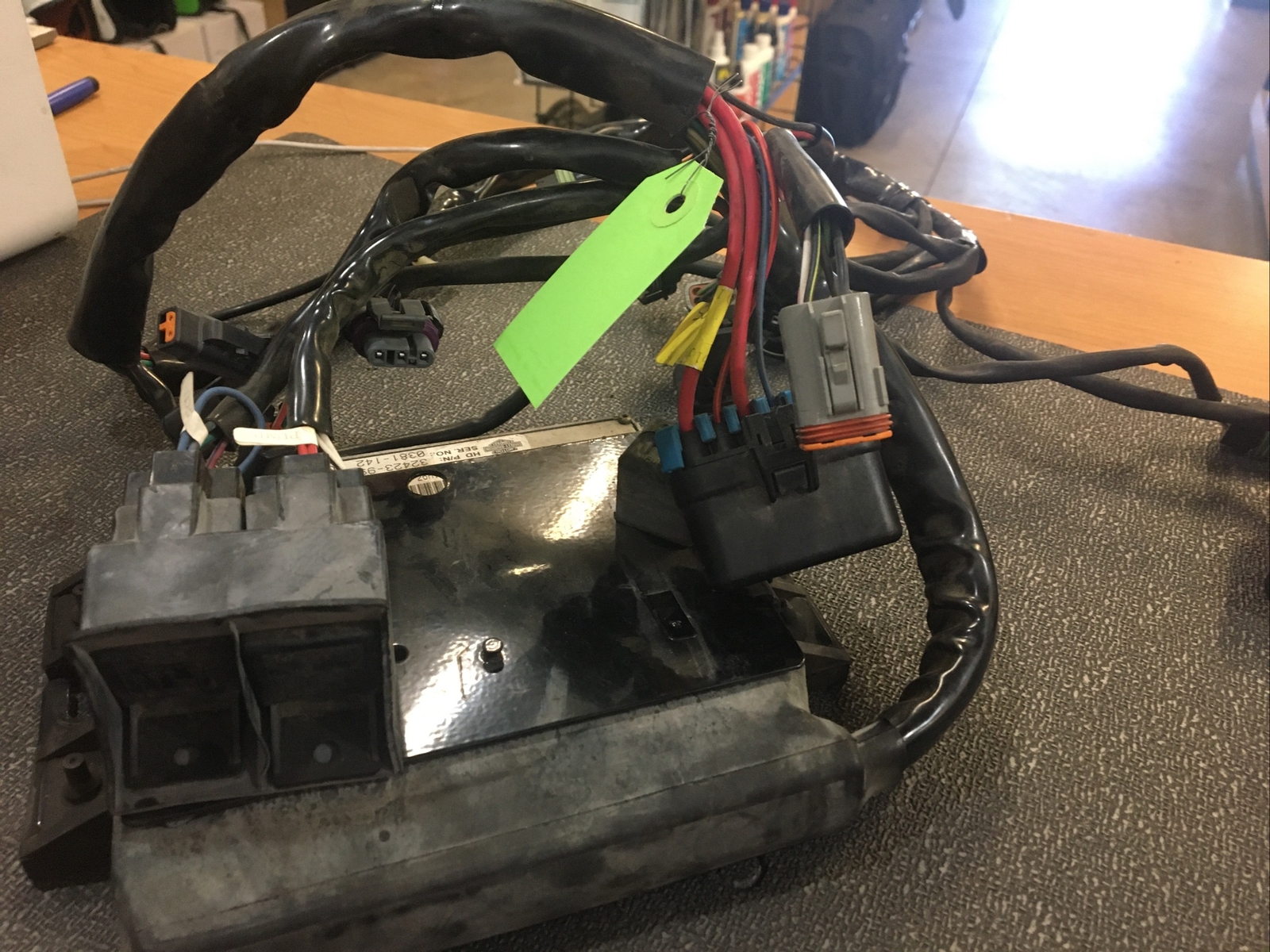 Harley Davidson OEM ECM module and harness #32423-99A