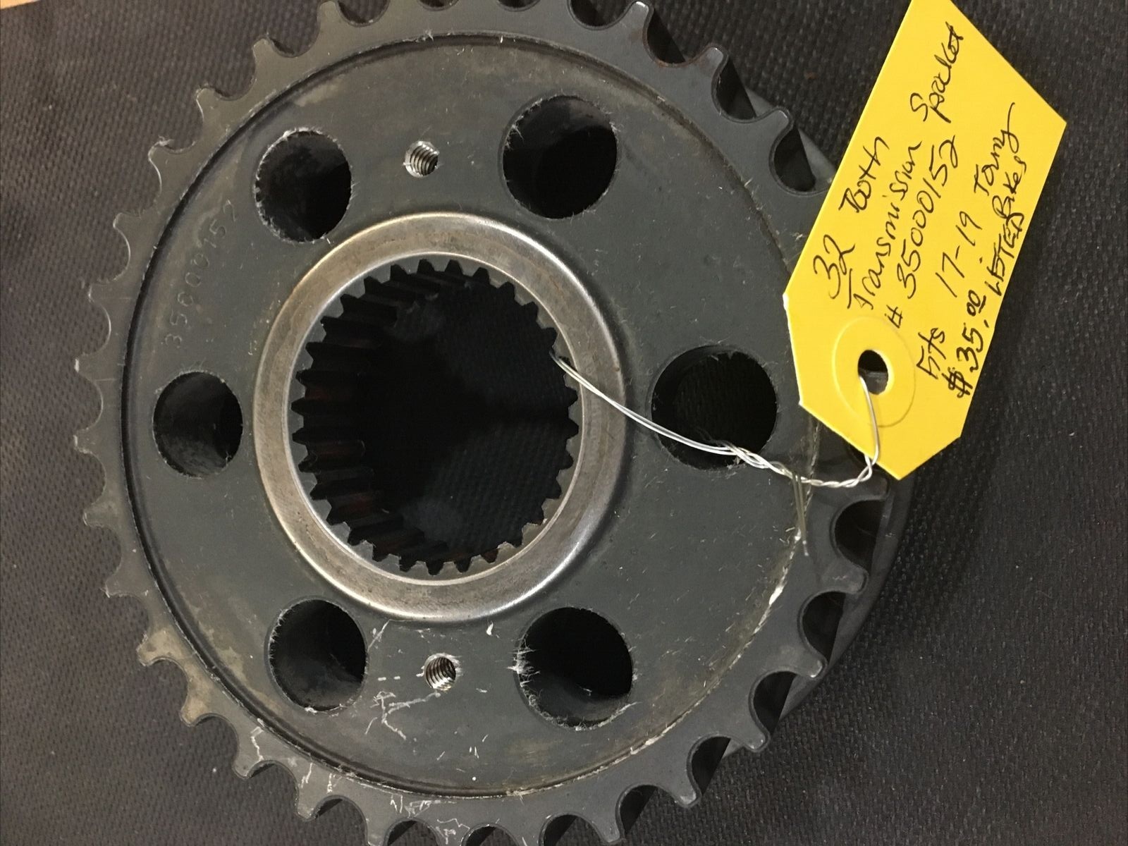 Harley Davidson OEM 32 tooth transmission sprocket #35000152