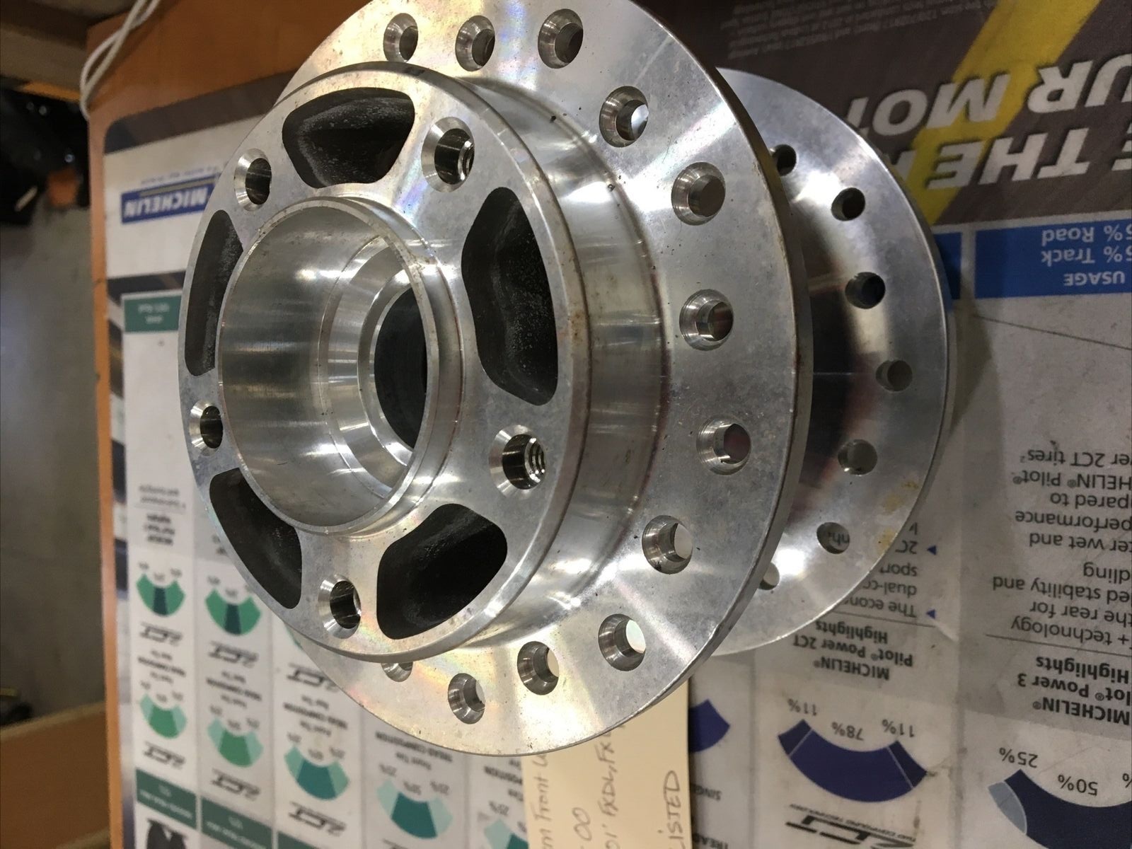 Harley Davidson oem Front Wheel Hub #43629-00