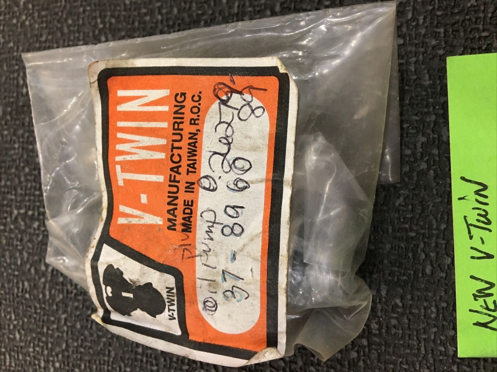 V-Twin oil pump plug chrome acorn #37-8960 | Knobtown Cycle