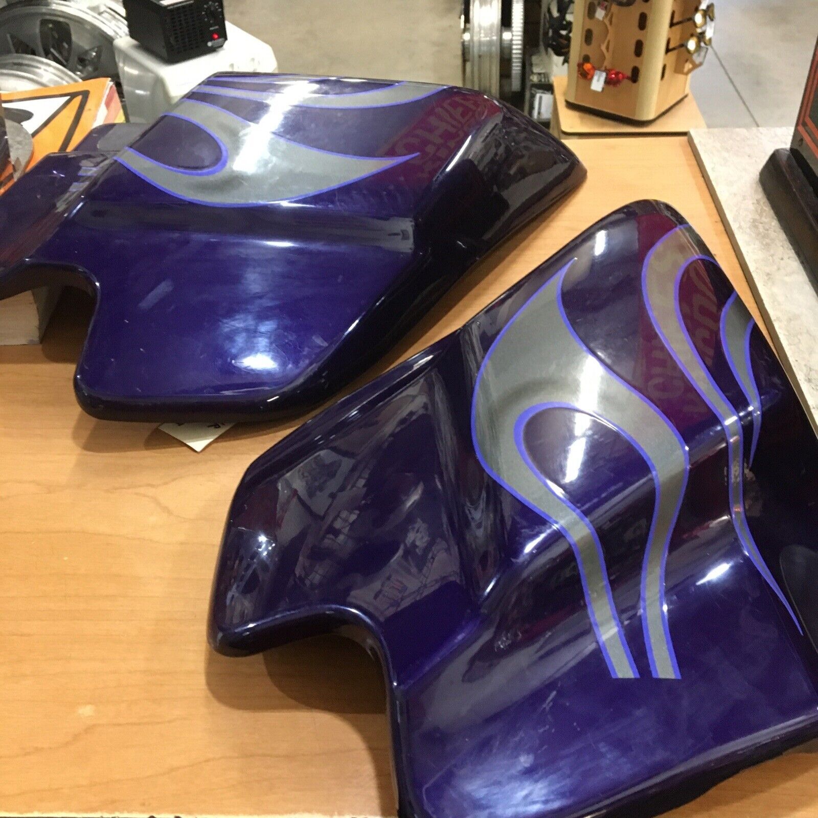 Harley Davidson OEM FLHRSEI Sidecovers purple with flames