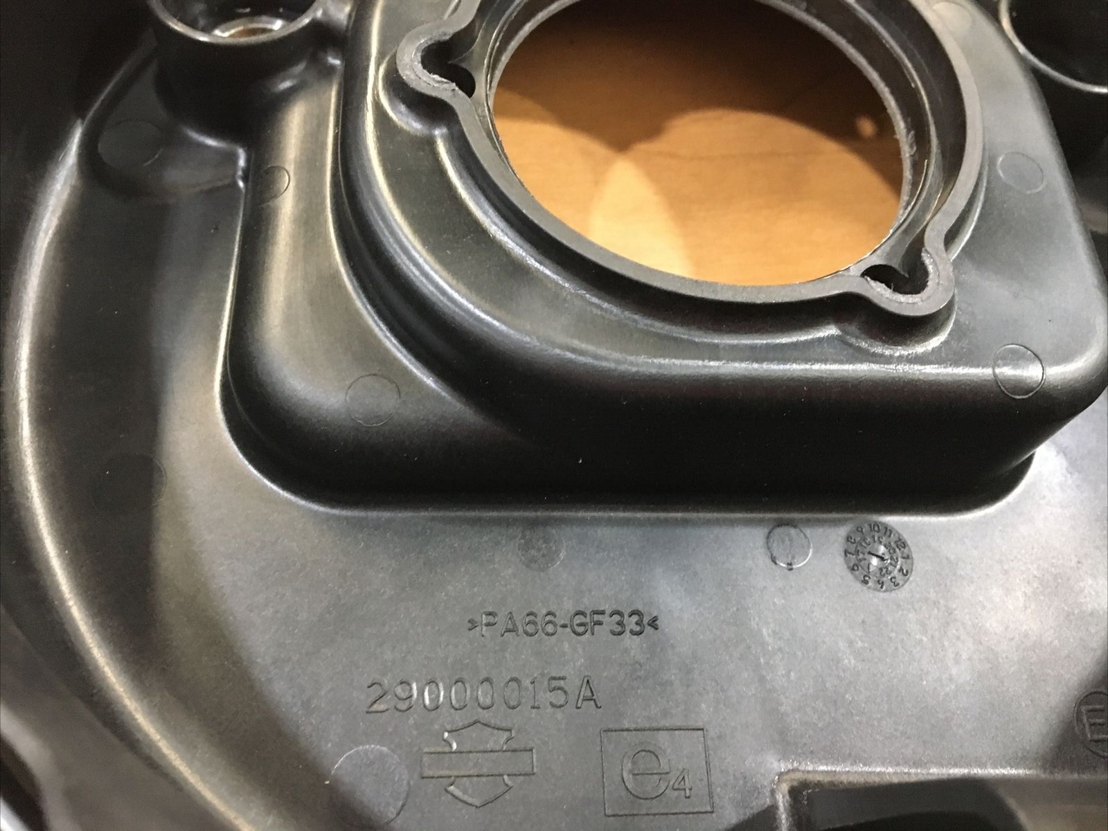 Harley Davidson OEM Air cleaner assembly no cover #29000015A
