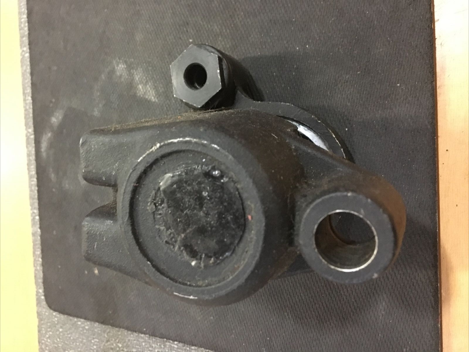 Harley Davidson OEM Rh front brake caliper #44023-83C