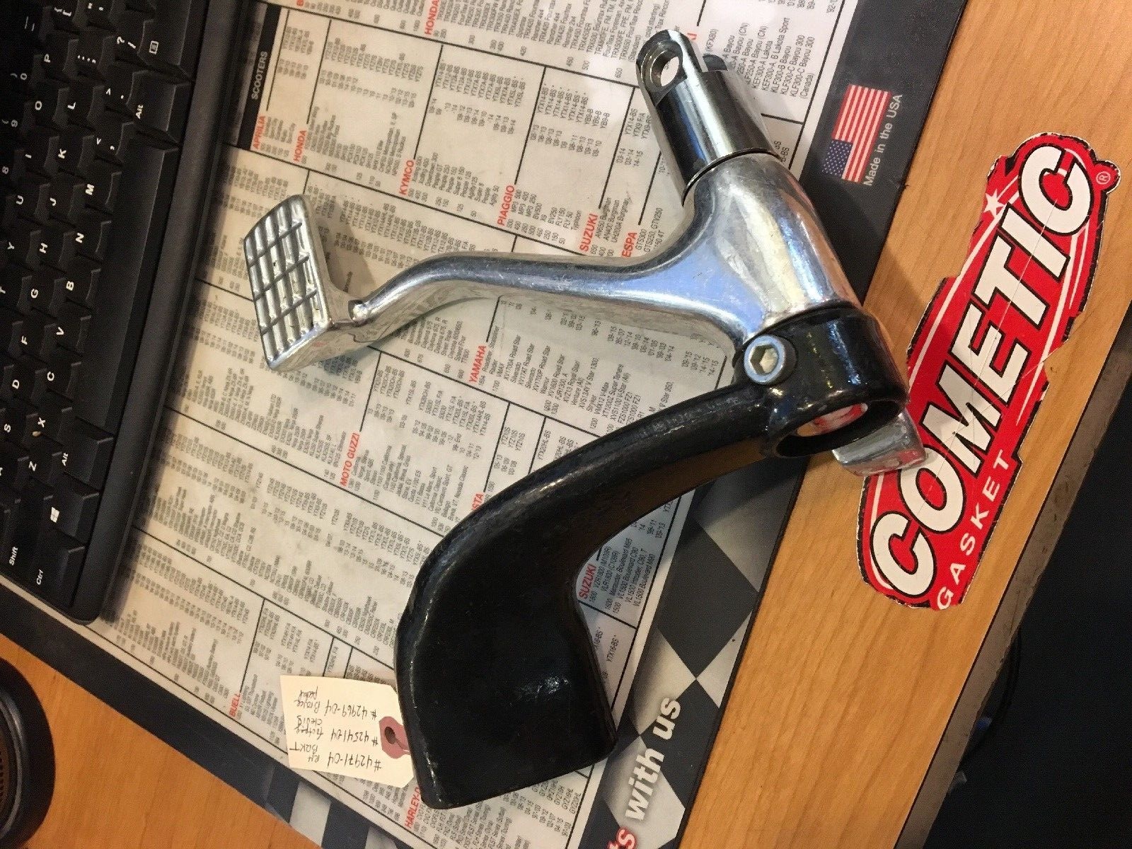 HD Rh Bracket And Brake Pedal Assy | Knobtown Cycle